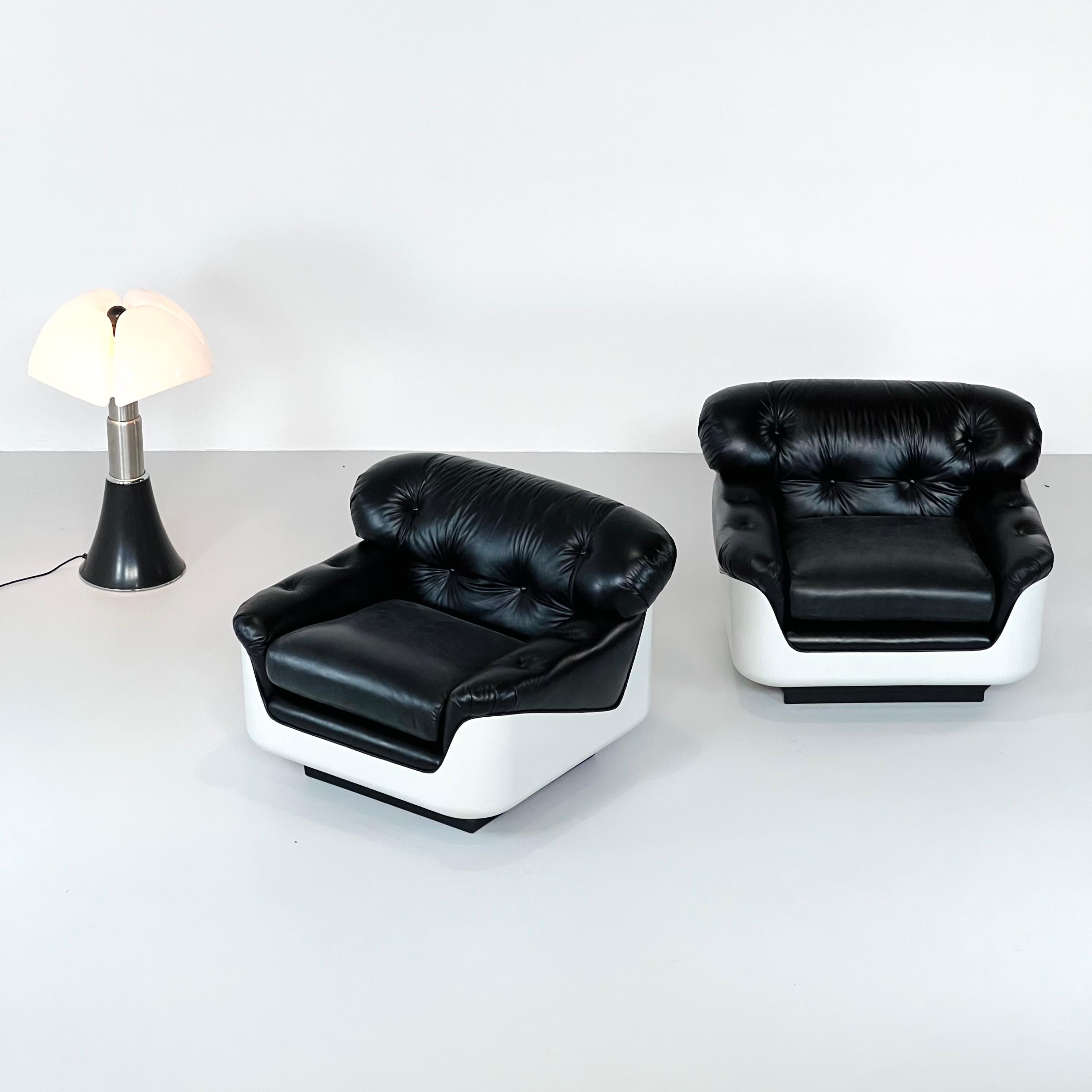 Seltenes Paar Sessel aus Fiberglas und Naturleder von Jorge Zalszupin, 60''s im Zustand „Hervorragend“ im Angebot in Curitiba, PR