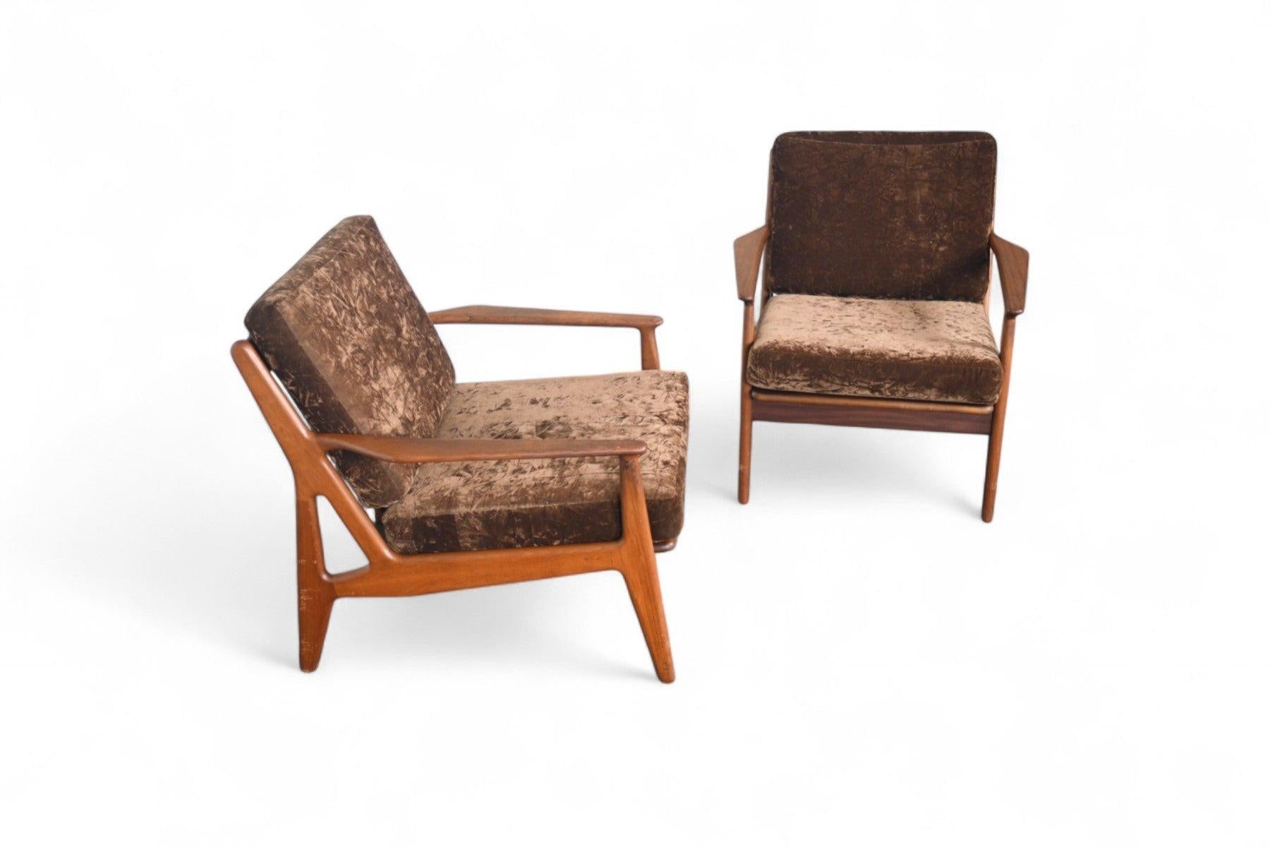Danish Rare Pair of Arne Vodder for Vamo Lounge Chairs in Teak For Sale