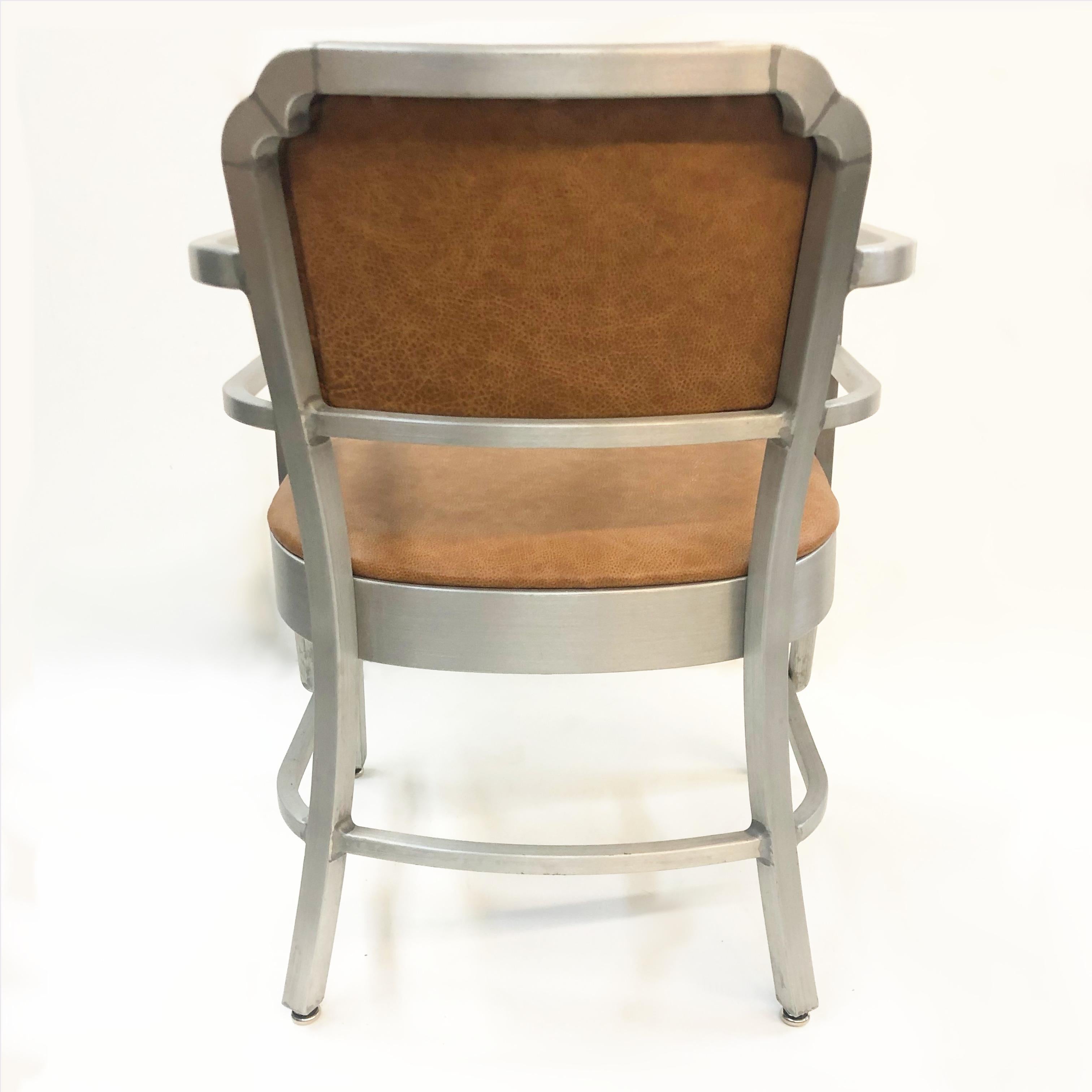 Paire de fauteuils club Art Déco industriels en aluminium et cuir par GoodForm en vente 2
