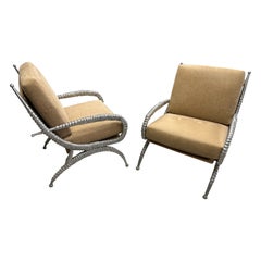 Rare paire de chaises Arthur Court en daim nubuck italien