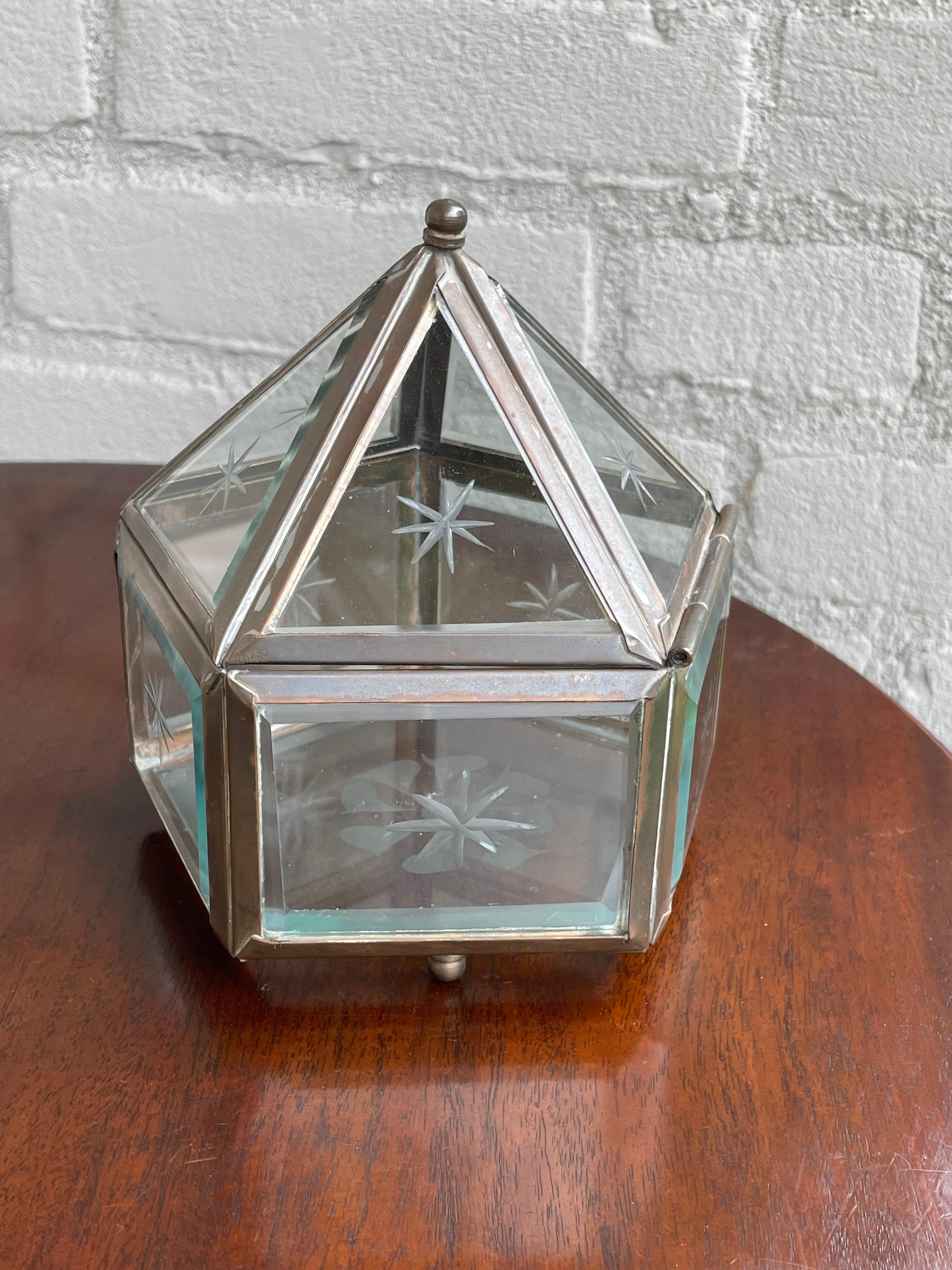 Rare Pair of Arts & Crafts Glass and Brass Boxes with Hand Engraved Flowers For Sale 9