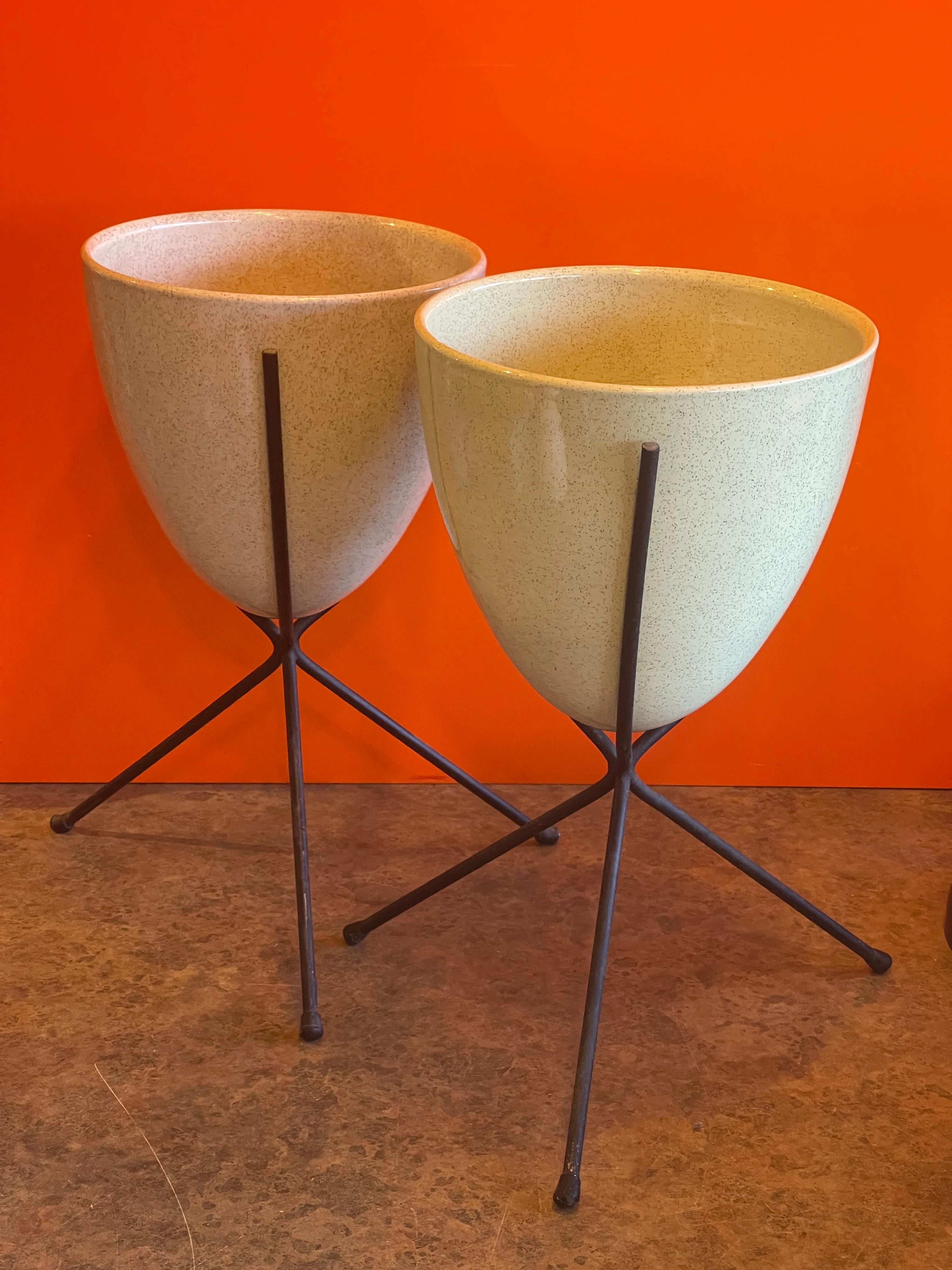 Mid-Century Modern Rare Pair of Atomic Age Ceramic Bullet Planters on the Metal Stands by Bauer For Sale