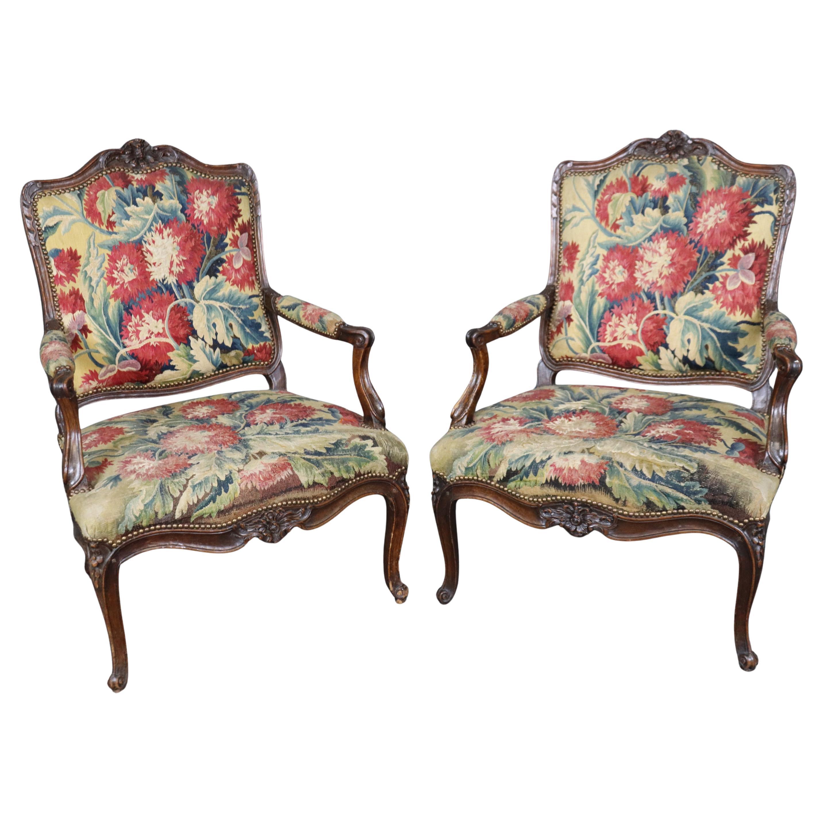 Rare paire de fauteuils tapissés d'époque française 18ème siècle Louis XV