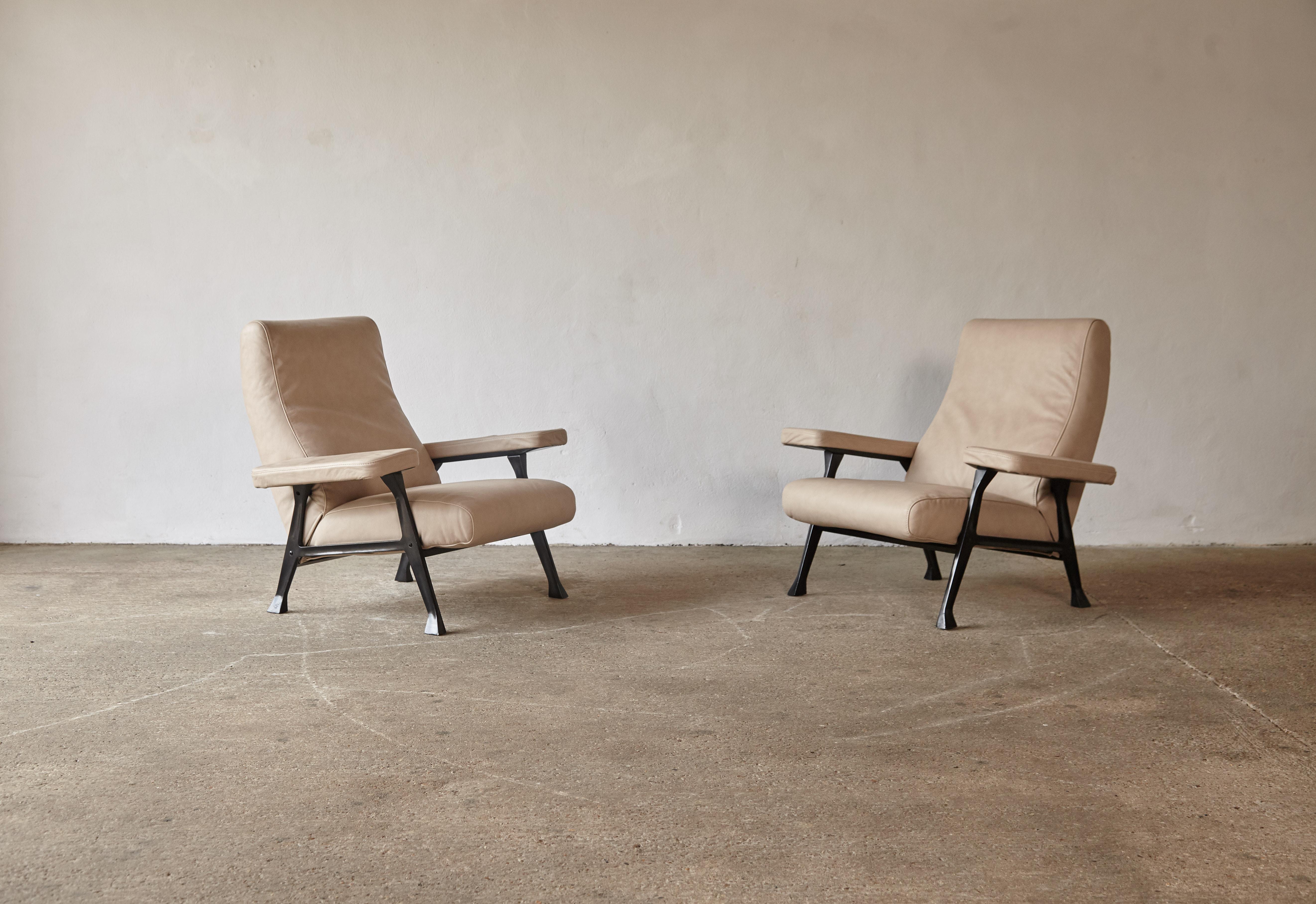Paire de fauteuils de salon authentiques et rares des années 1950 de Roberto Menghi, Arflex, Italie en vente 1