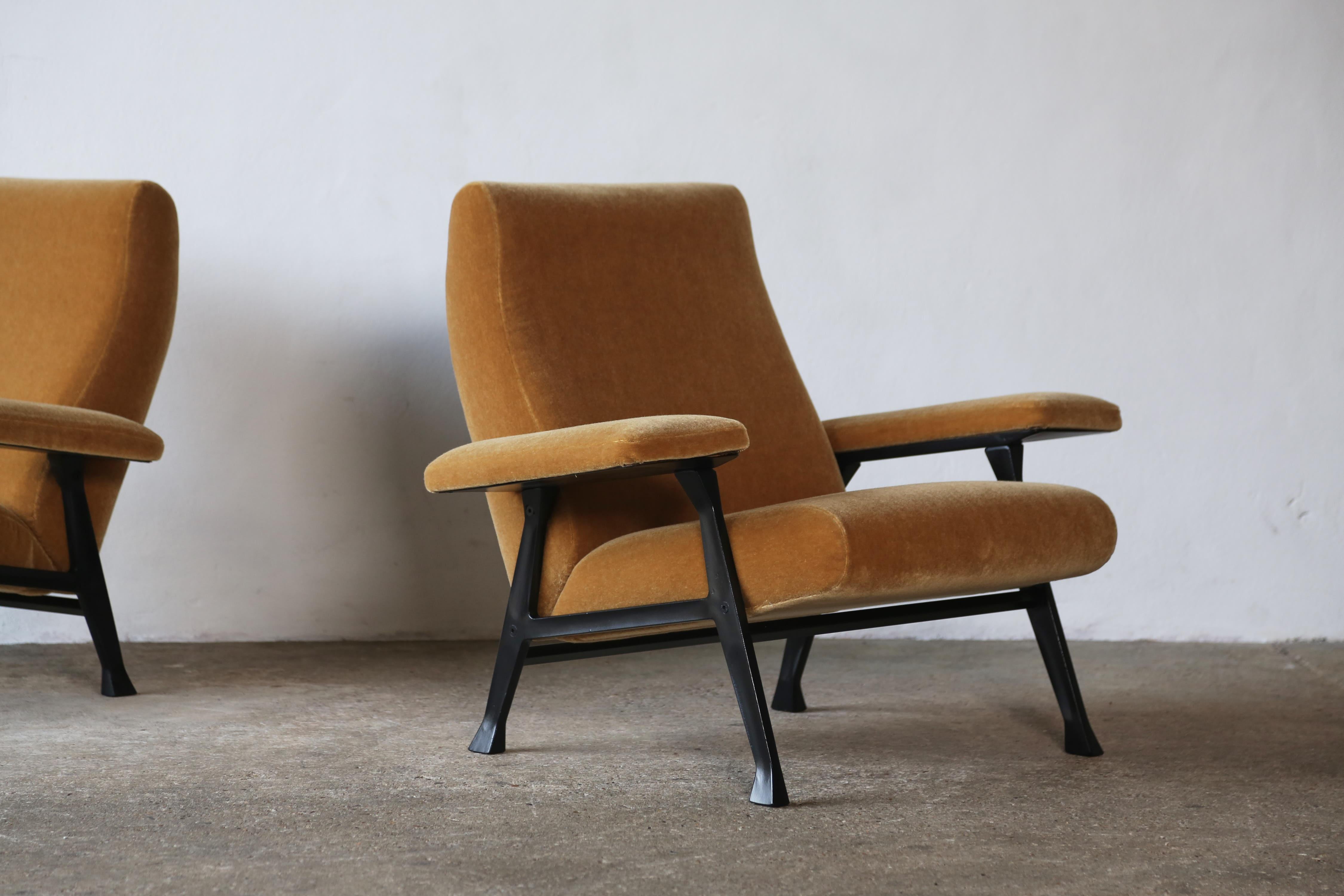 Seltenes Paar authentischer Roberto Menghi Hall Stühle aus den 1950ern, Italien, New Pure Mohair im Angebot 7