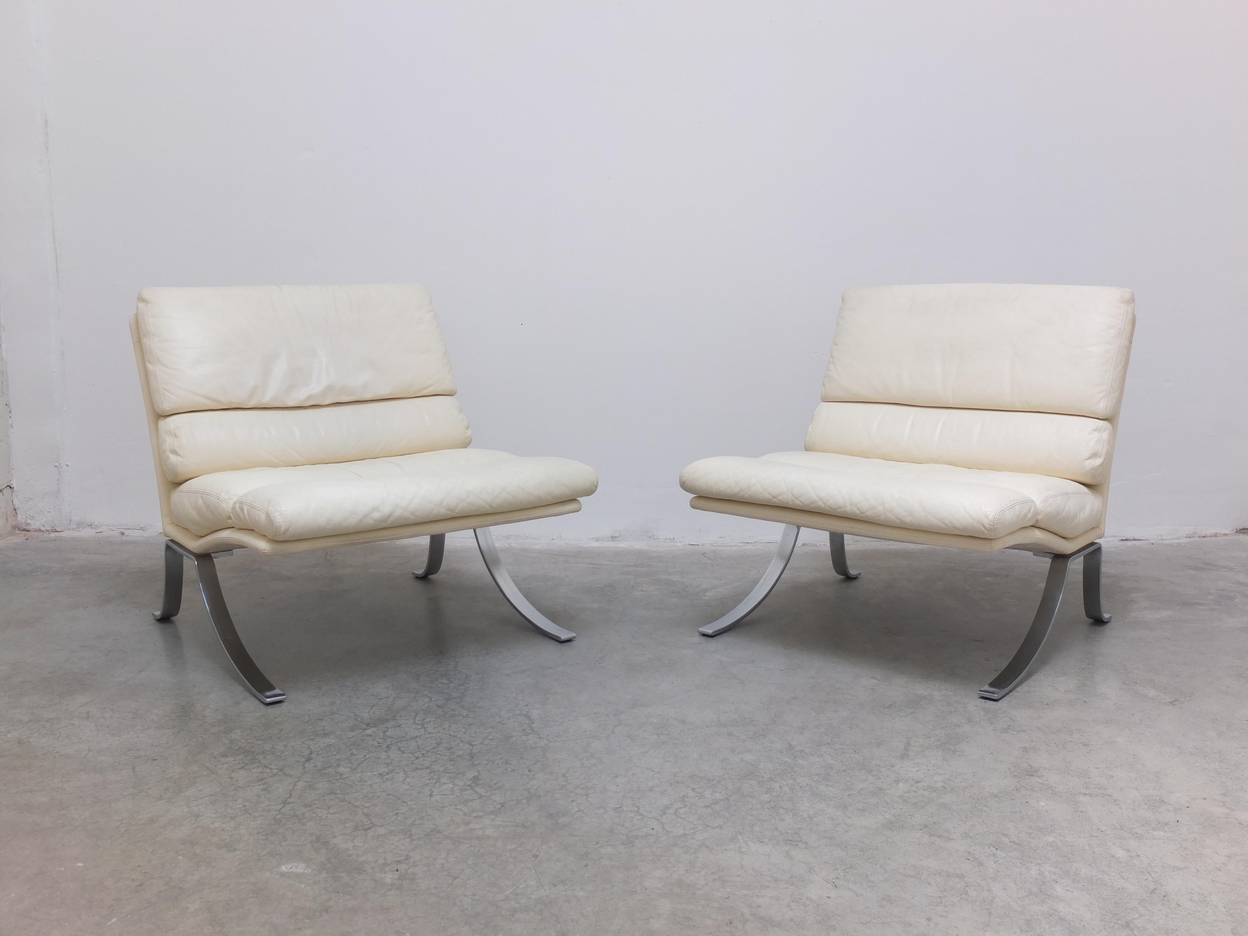 Rare Pair of Belgian Modernist Lounge Chairs with Ottoman by Durlet, 1970s In Good Condition In Antwerpen, VAN