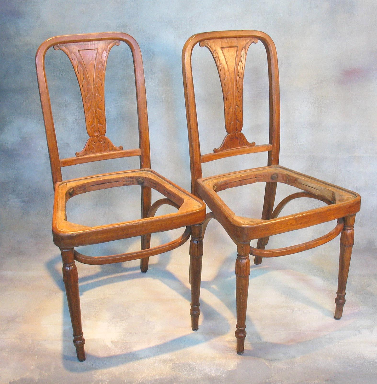 Rare Pair of Bentwood Side Chairs by Jacob & Josef, Czechoslovakia, circa 1920 For Sale 3