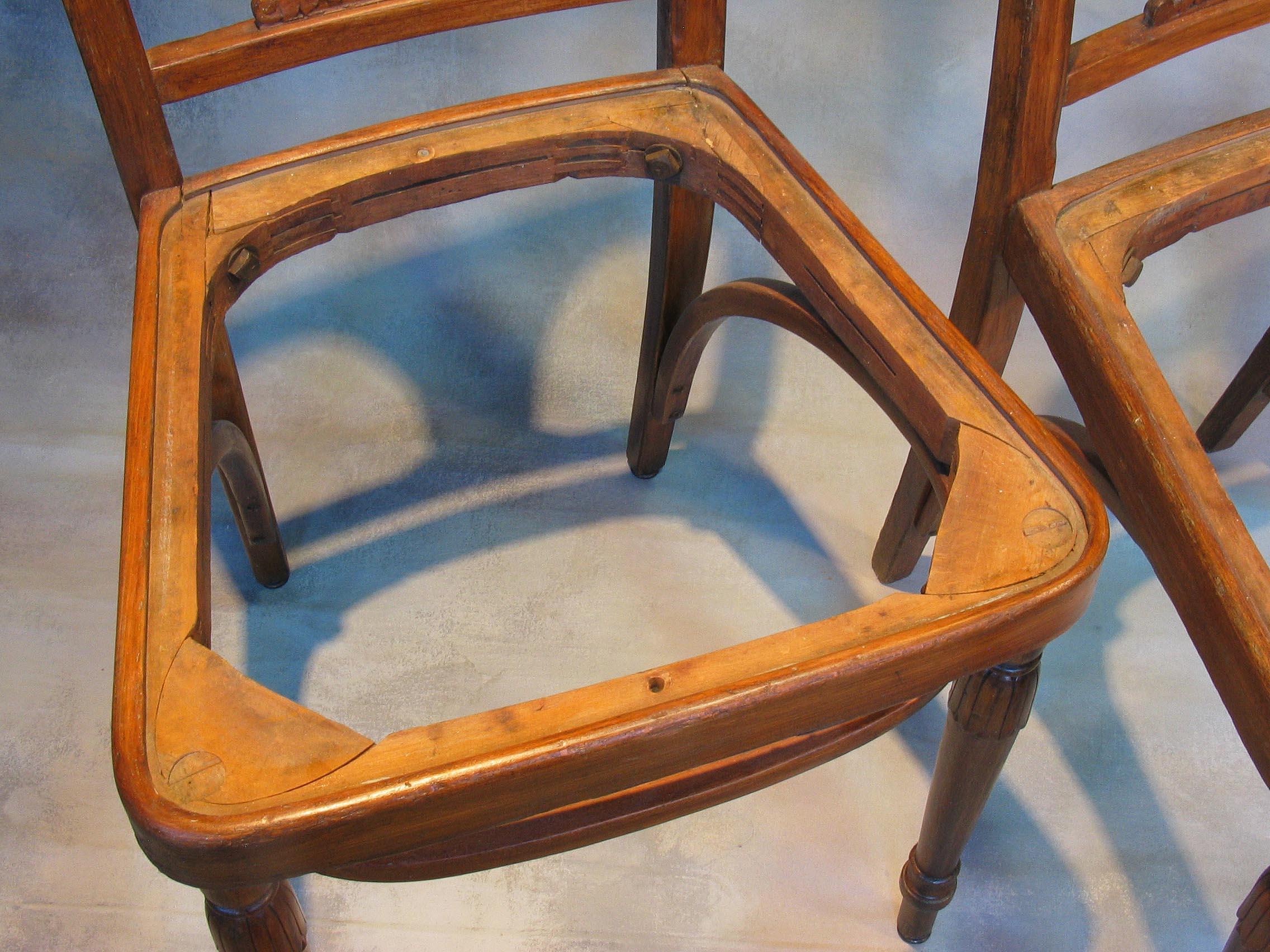 Rare Pair of Bentwood Side Chairs by Jacob & Josef, Czechoslovakia, circa 1920 For Sale 4