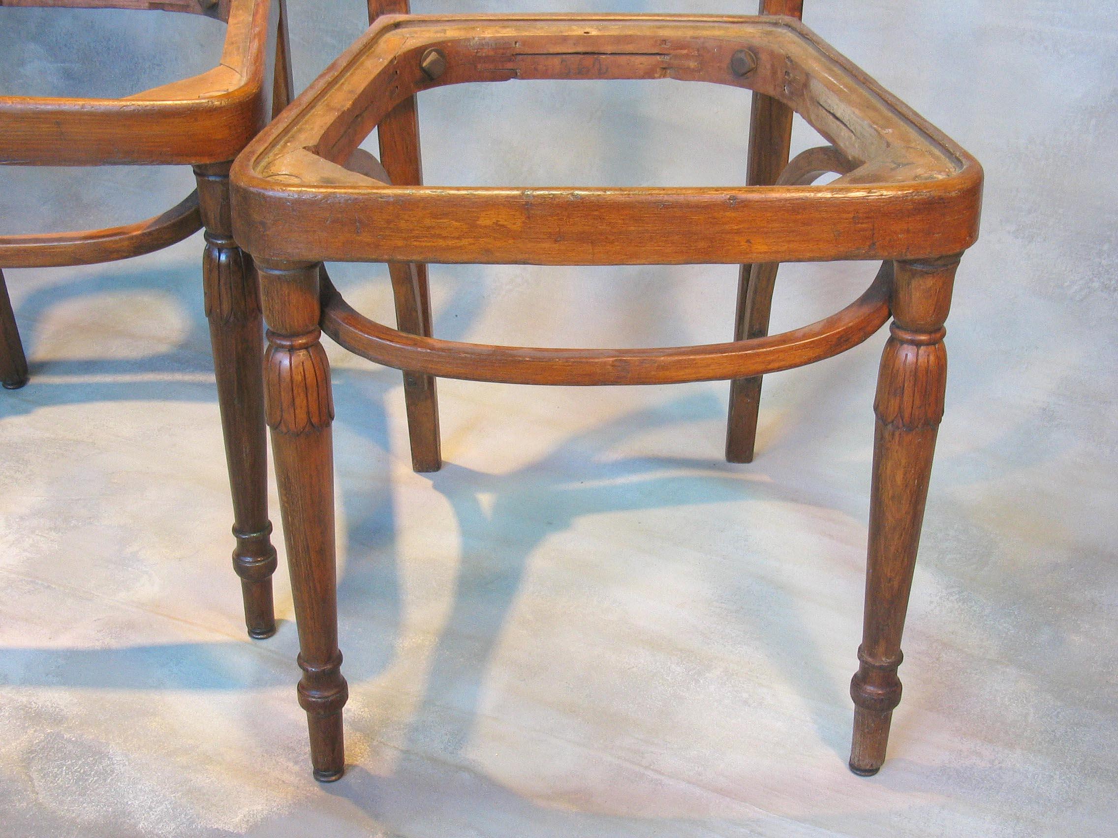 Rare Pair of Bentwood Side Chairs by Jacob & Josef, Czechoslovakia, circa 1920 For Sale 5