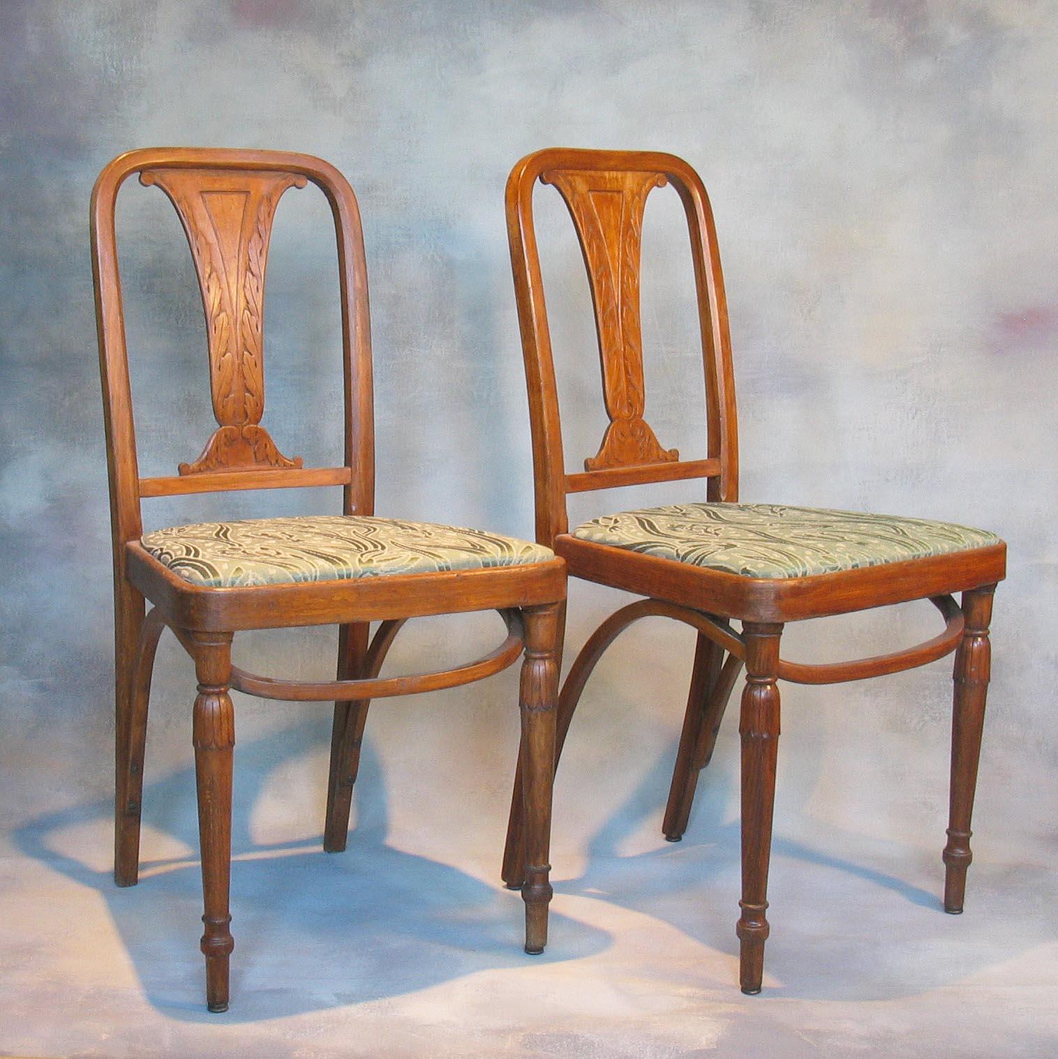 Rare Pair of Bentwood Side Chairs by Jacob & Josef, Czechoslovakia, circa 1920 For Sale 7