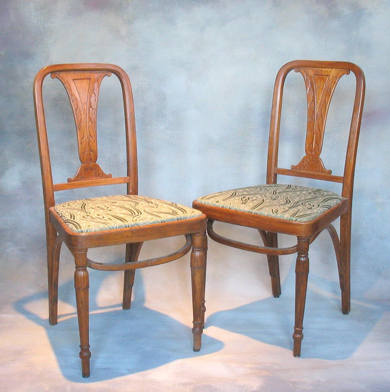 Carved Rare Pair of Bentwood Side Chairs by Jacob & Josef, Czechoslovakia, circa 1920 For Sale