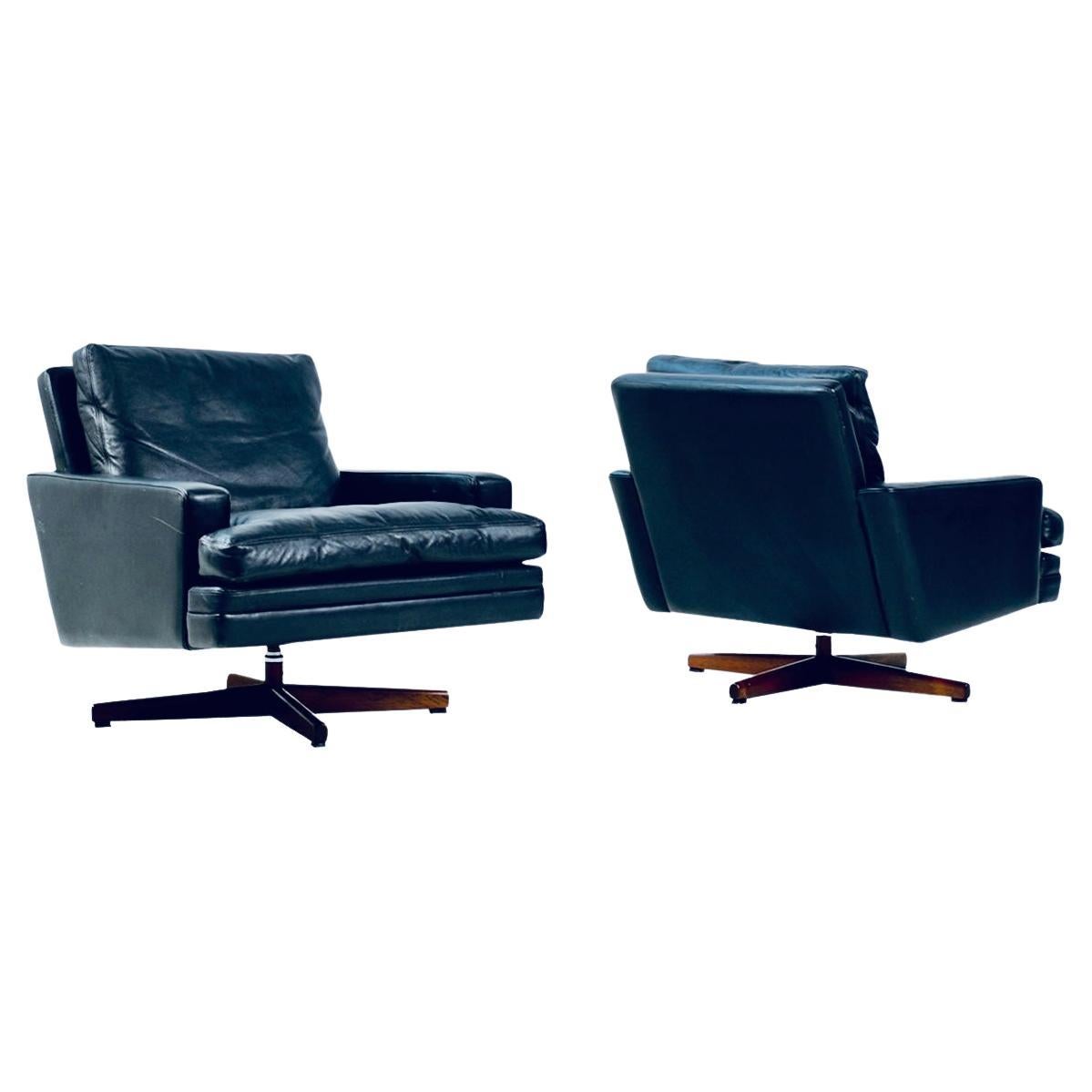 Rare Pair of Black Leather Lounge Chairs by Fredrik A. Kayser for Vatne Mod. 807