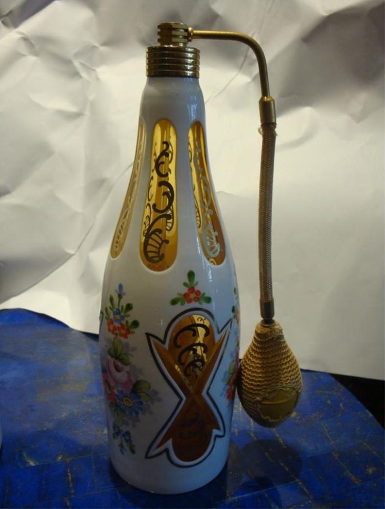  Rare Pair of Bohemian Amethyst Yellow Moser Perfume Bottles Bergdorf Goodman In Good Condition For Sale In New York, NY