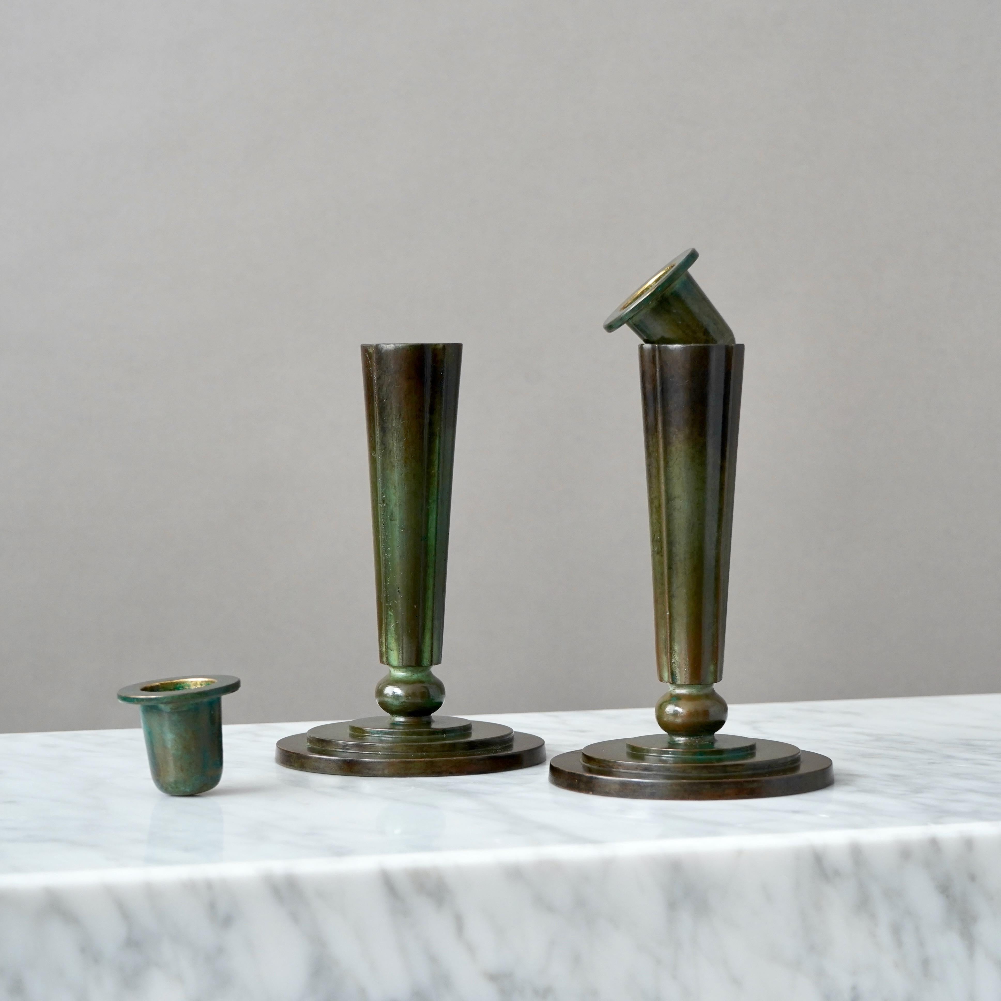 Rara coppia di vasi e candelabri Art Déco in bronzo di GAB, Svezia, anni '30 in vendita 2