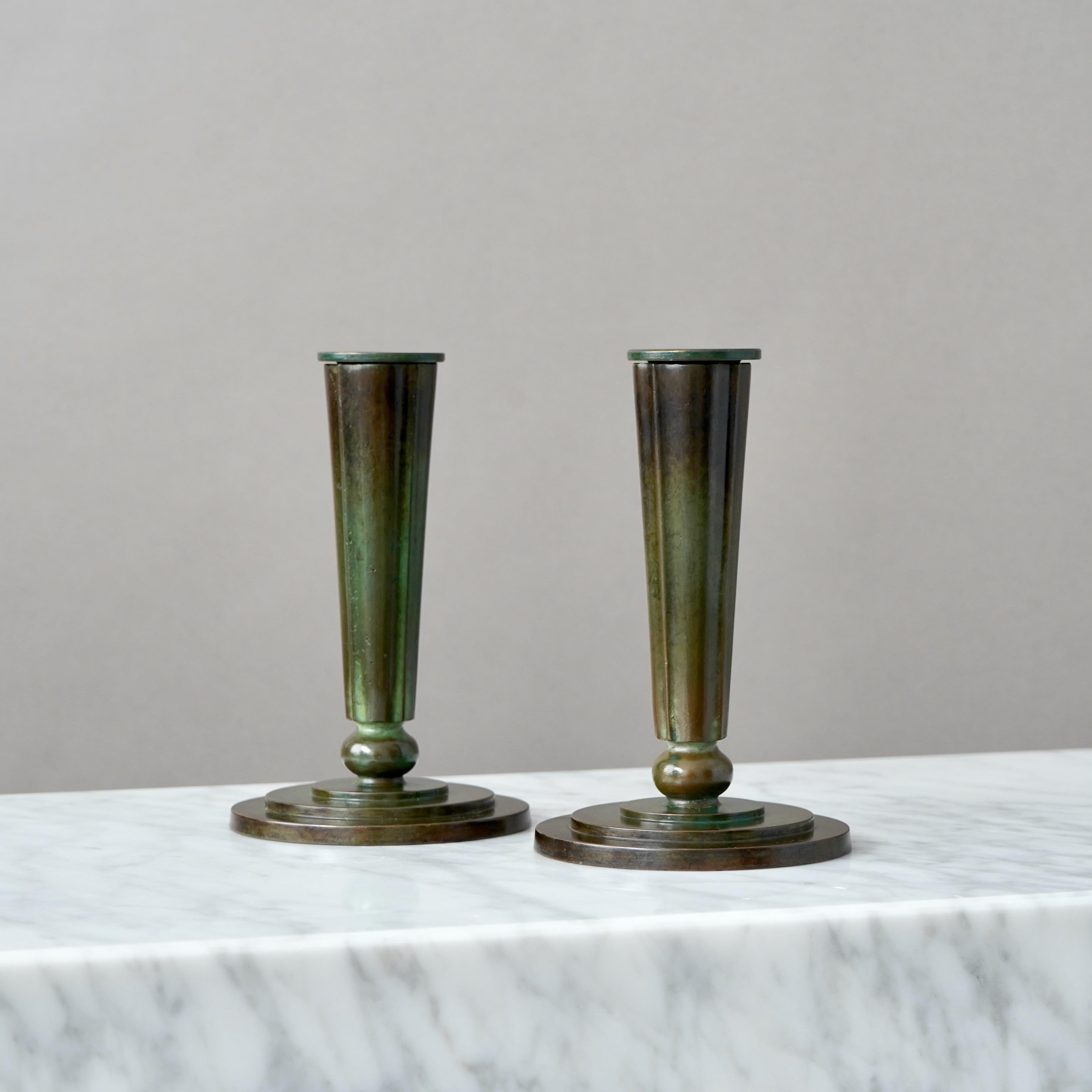 Rara coppia di vasi e candelabri Art Déco in bronzo di GAB, Svezia, anni '30 in vendita 3