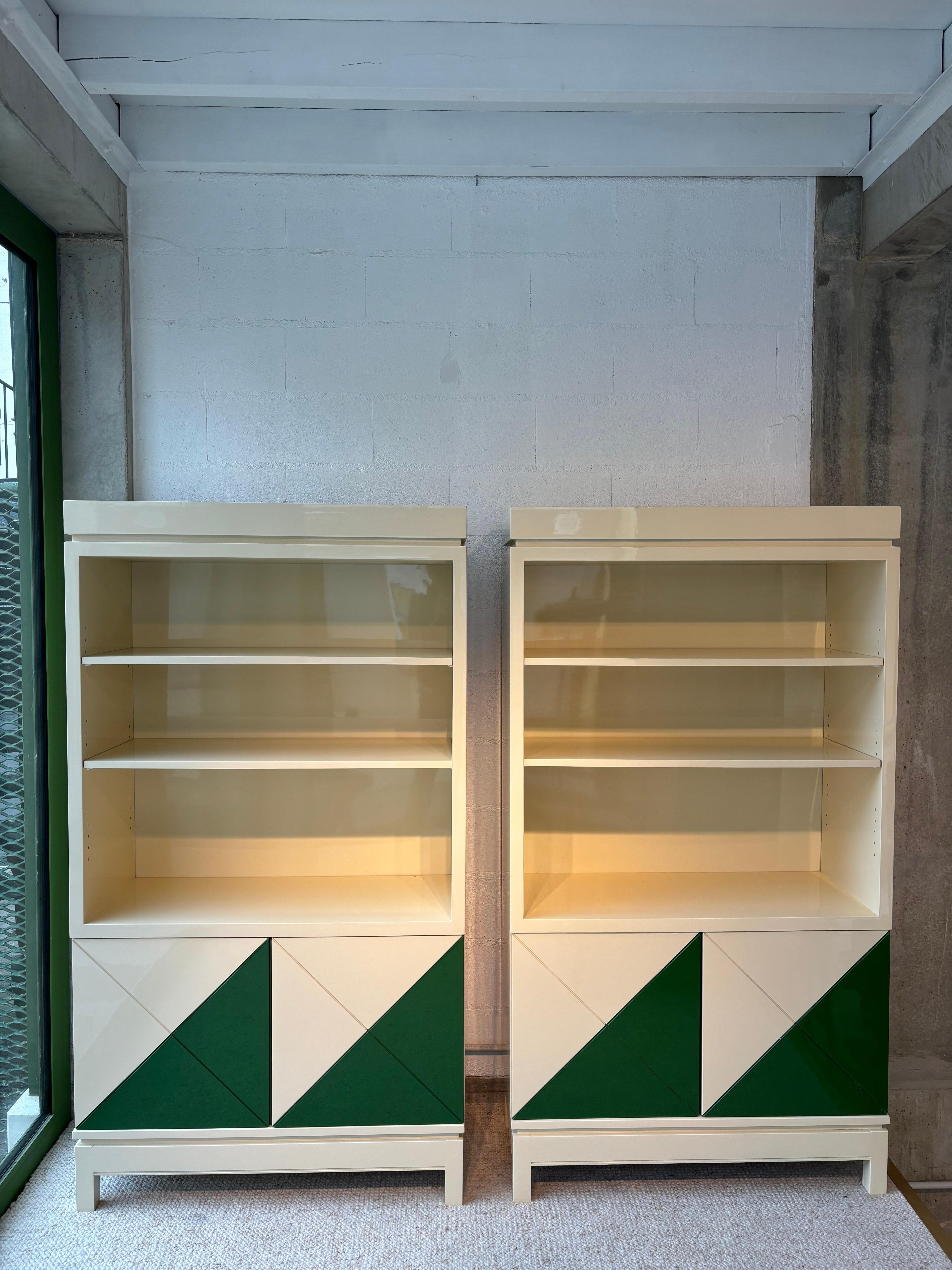 Rare pair of cabinets by Emiel Veranneman In Excellent Condition For Sale In SAINT-OUEN-SUR-SEINE, FR