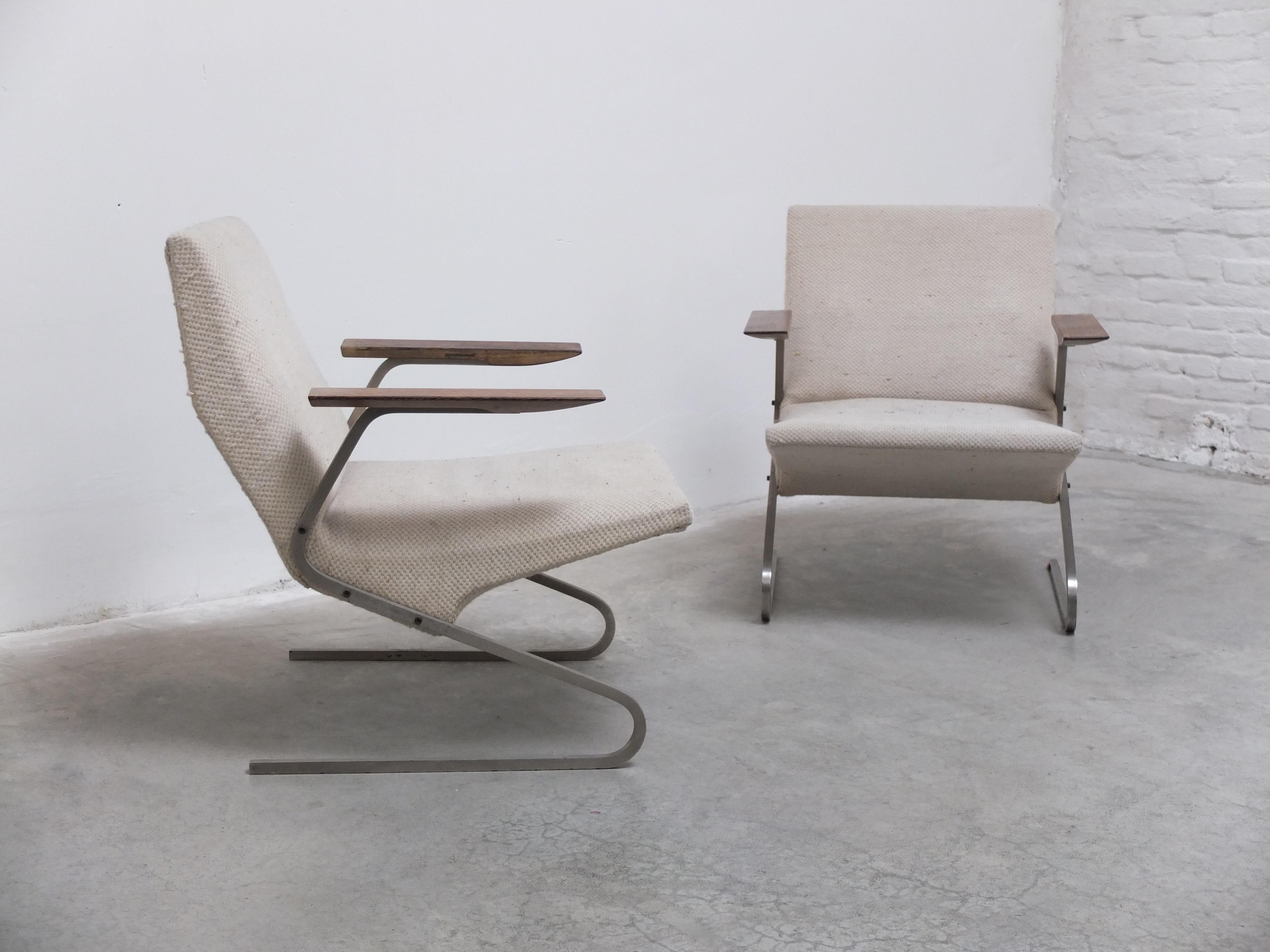 Mid-Century moderno Rara coppia di sedie da salotto 