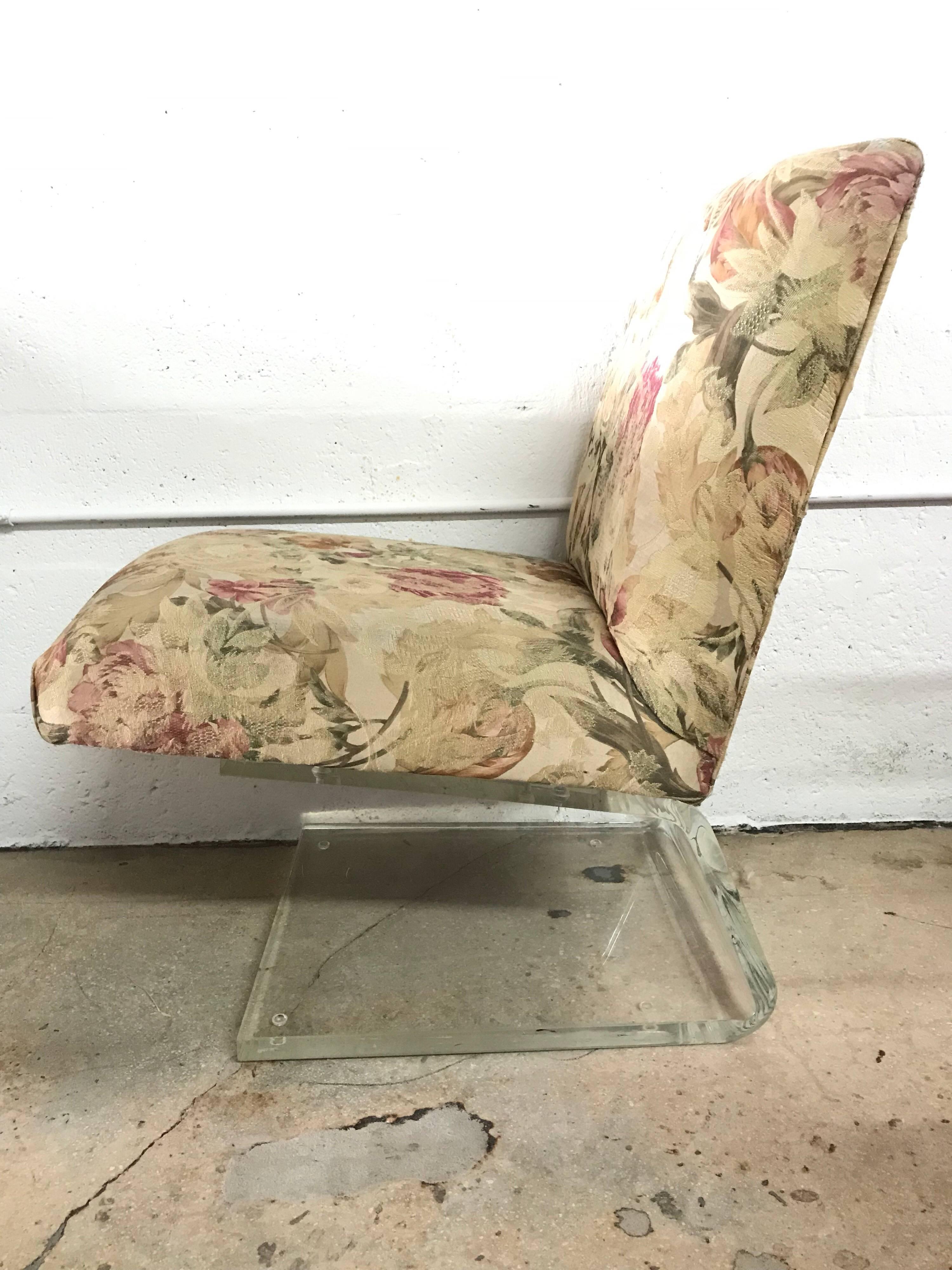 Rare Pair of Cantilevered Lucite Slipper Chairs In Good Condition In Miami, FL