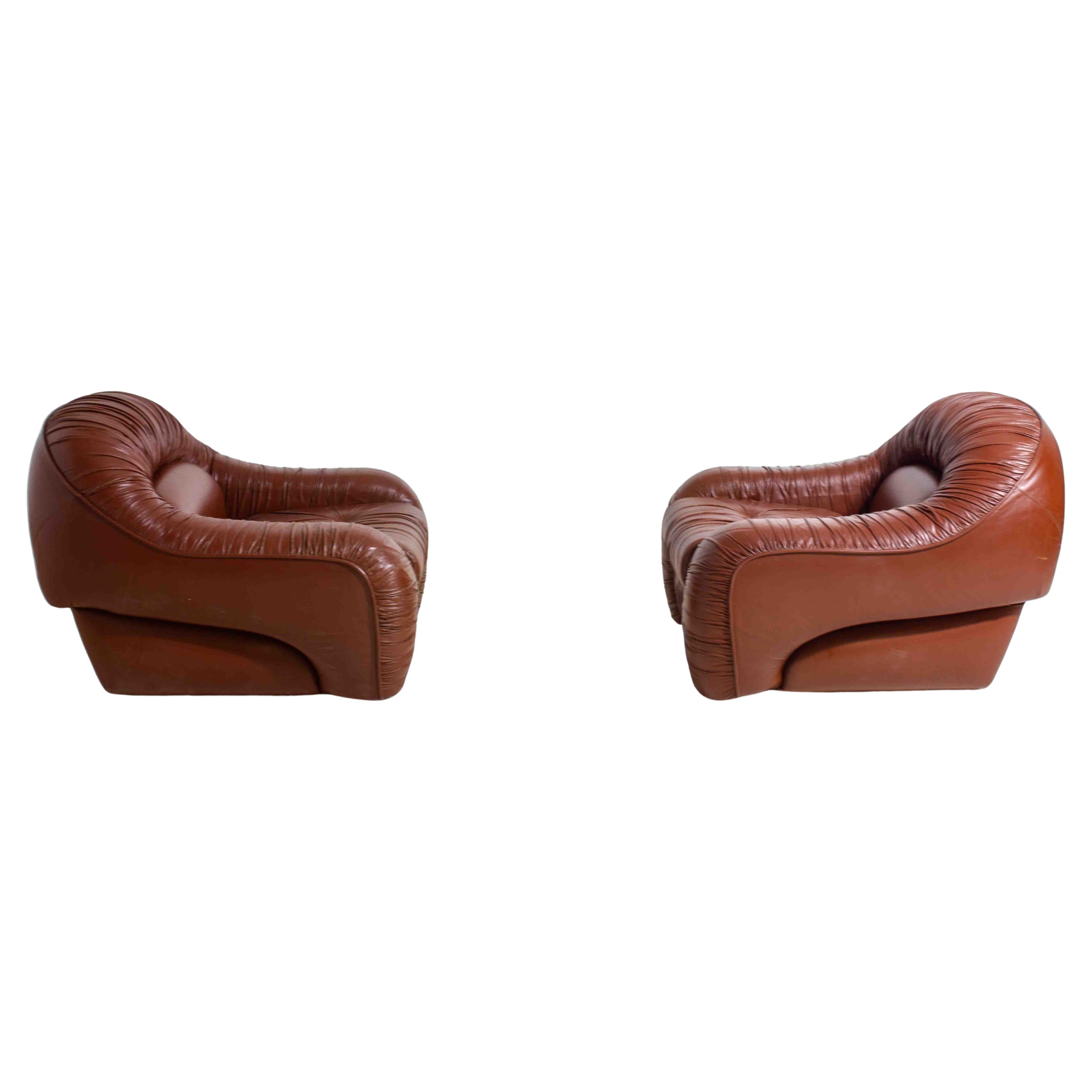 Rare paire de chaises longues "Capriccio" en cuir froissé par Eurosalotto en vente