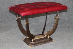 Rara coppia di sgabelli in ghisa imbottiti in ferro battuto Sword & Sacbbard Panchine