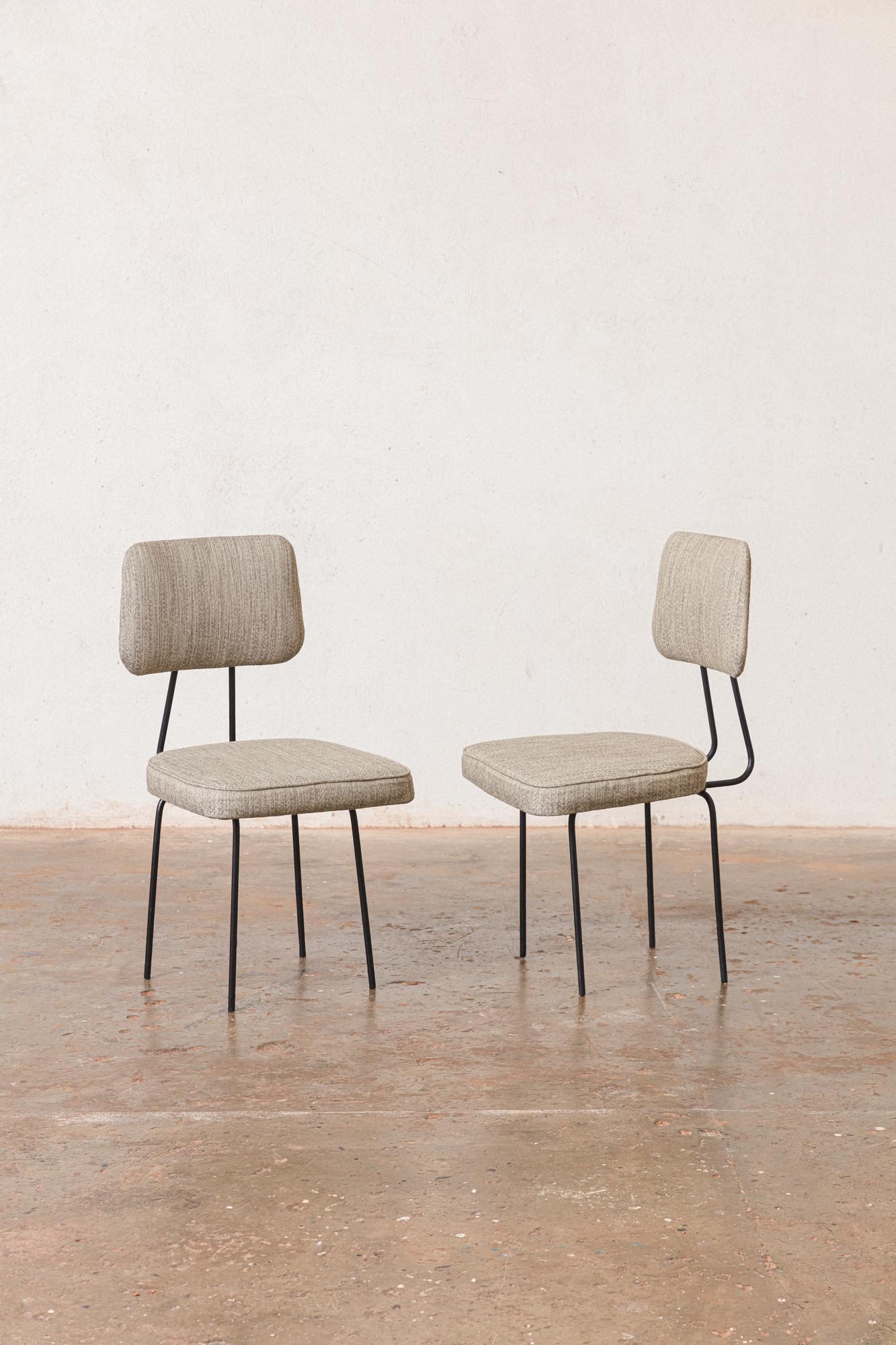 Rare paire réalisée par Carlo Hauner pour Forma.
Rembourrage en tissu Loro Piana.