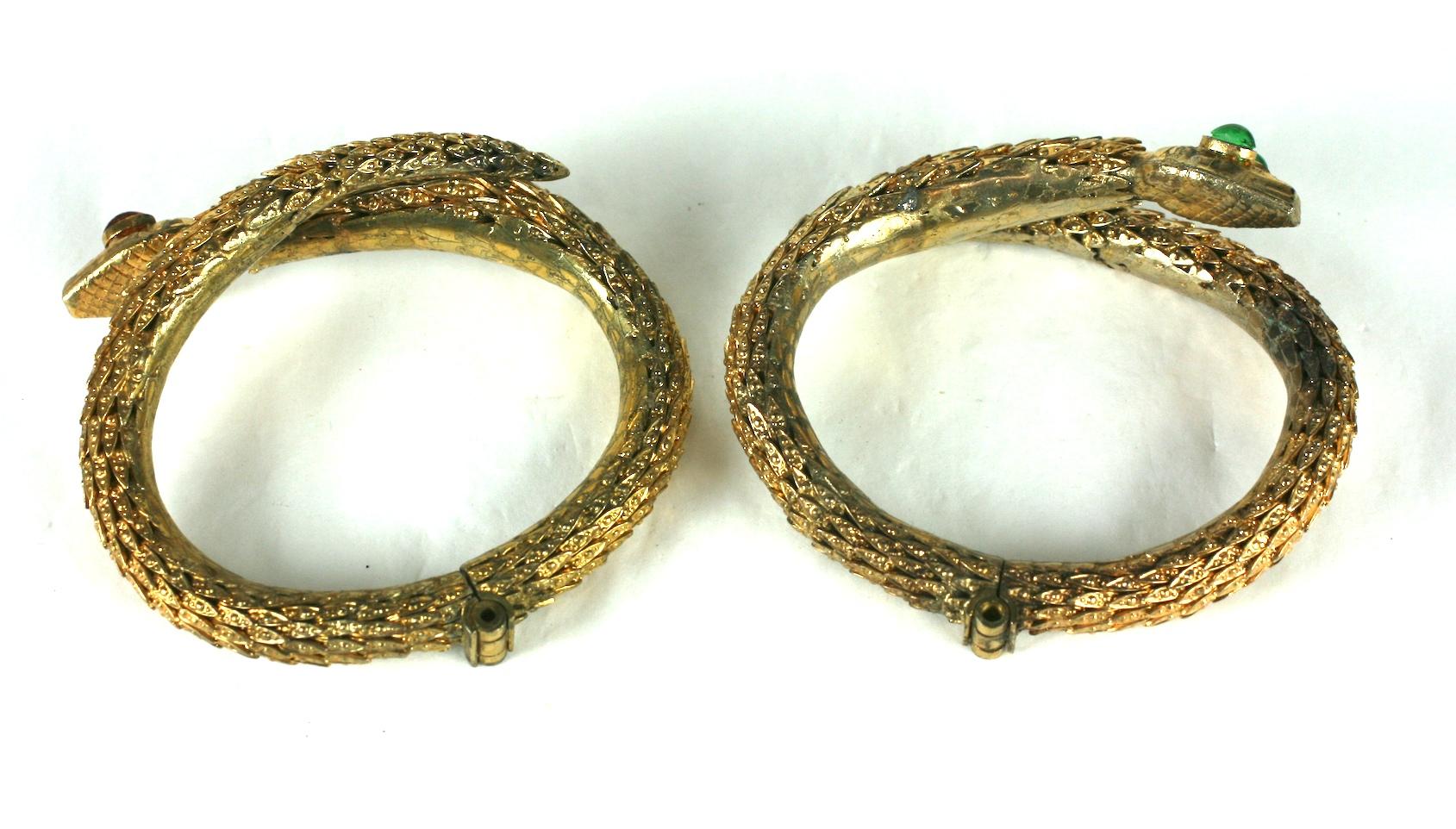 Rare paire de bracelets jonc serpent haute couture Chanel, Maison Goossens en vente 1