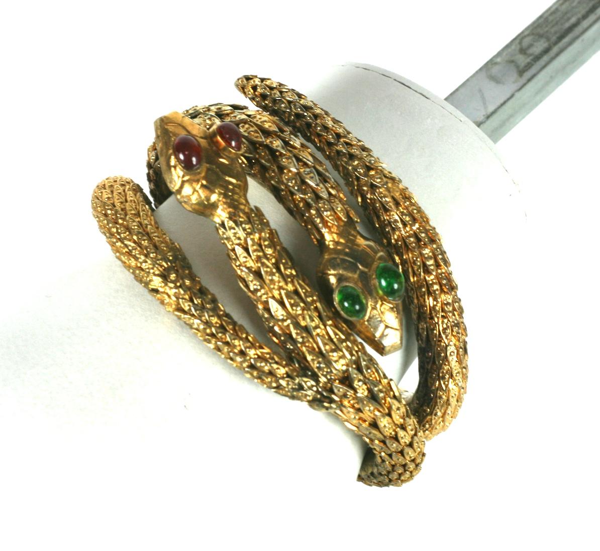 Néo-baroque Rare paire de bracelets jonc serpent haute couture Chanel, Maison Goossens en vente