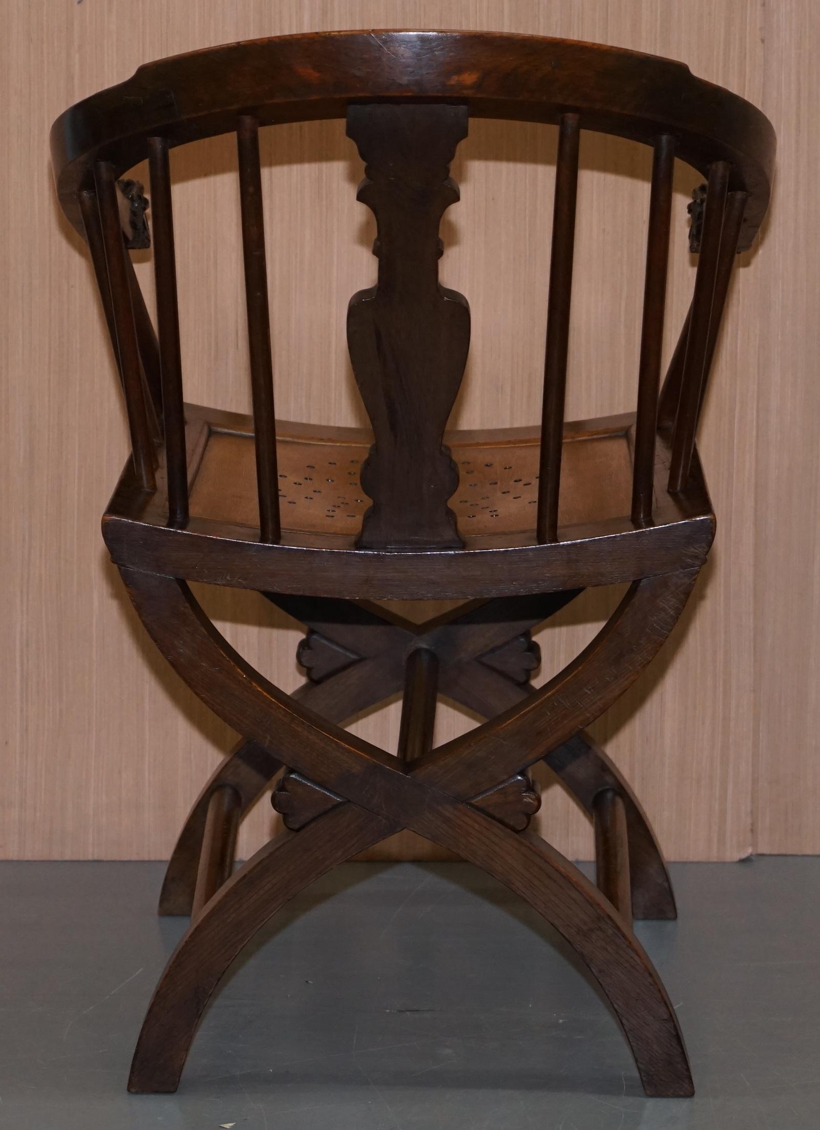 Seltenes Paar um 1900 anglo-chinesische handgeschnitzte Savonarola-Sessel Drachen im Angebot 4