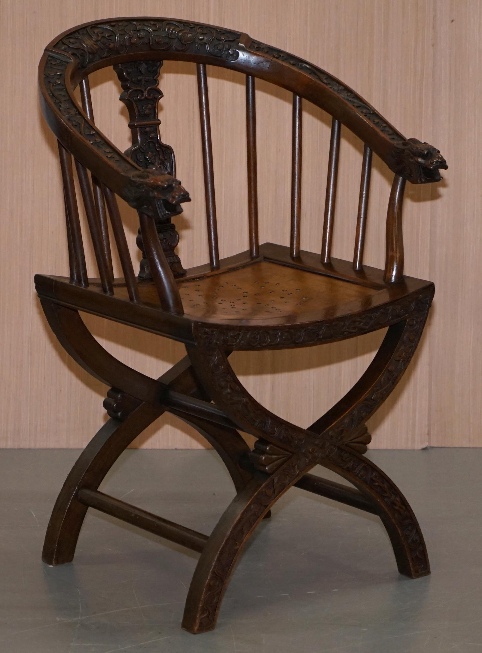 Seltenes Paar um 1900 anglo-chinesische handgeschnitzte Savonarola-Sessel Drachen im Angebot 6