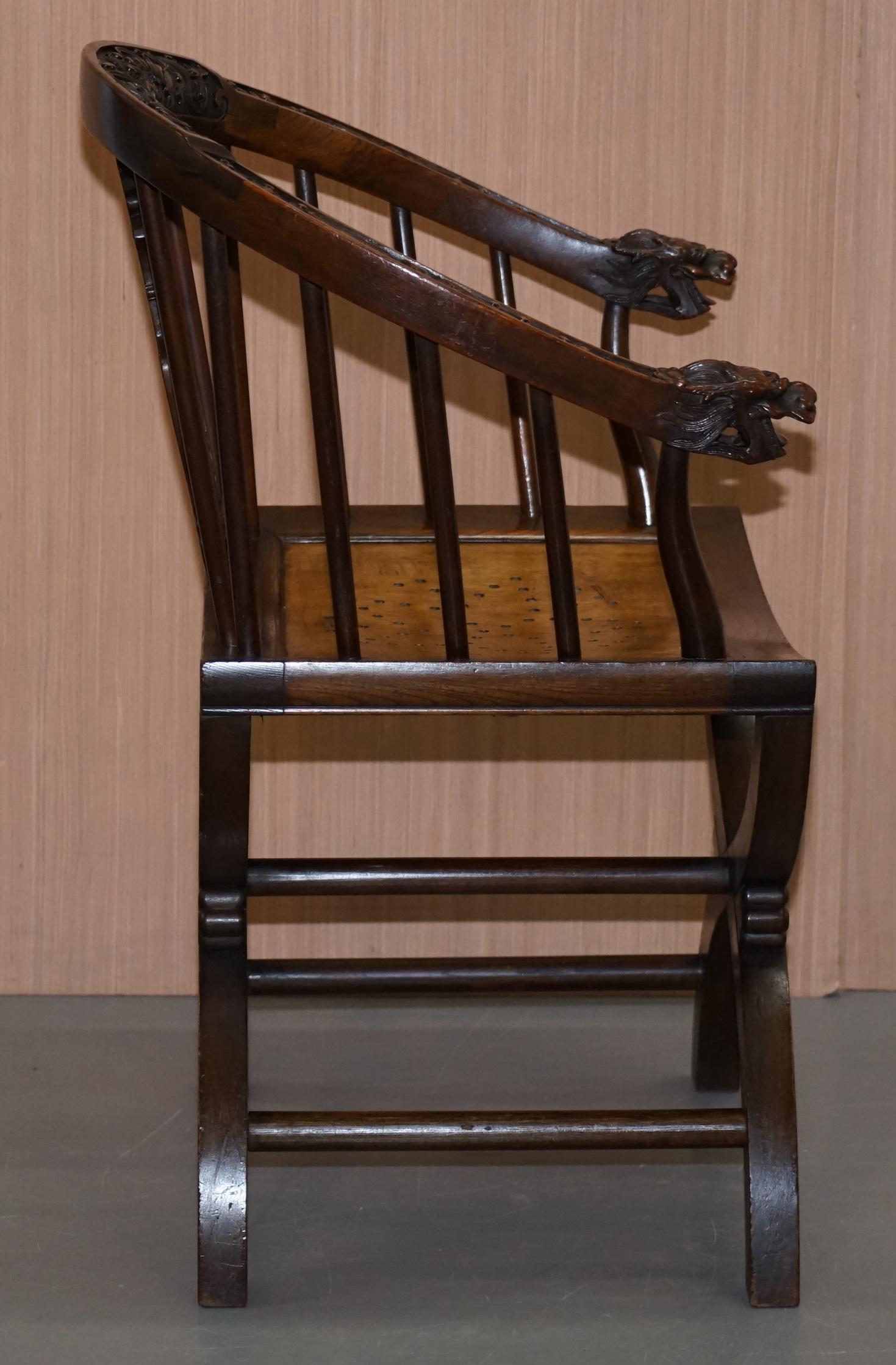 Seltenes Paar um 1900 anglo-chinesische handgeschnitzte Savonarola-Sessel Drachen im Angebot 13