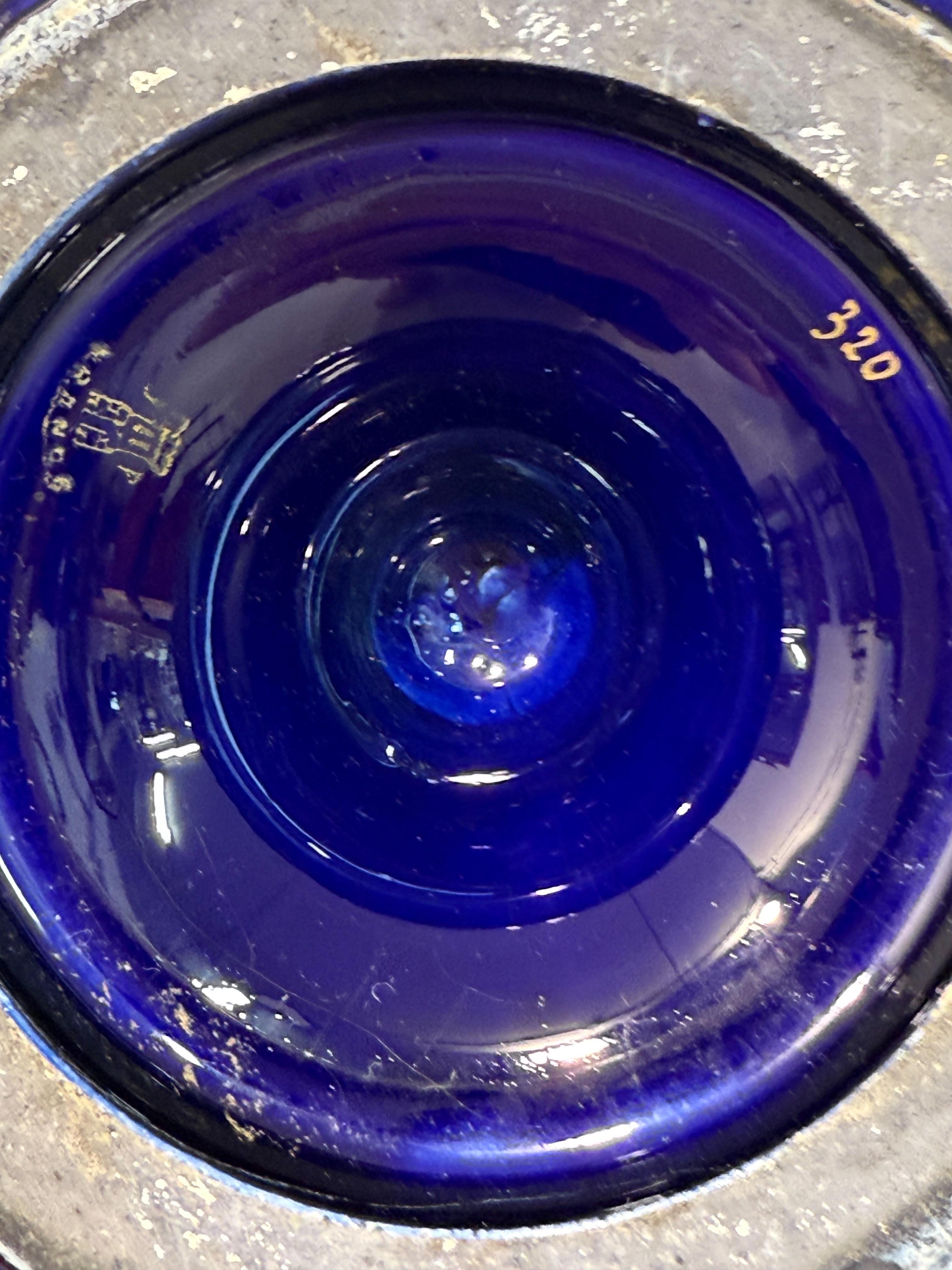 Raro par de jarrones ánfora azul cobalto y dorados de Jaget & Pinon, Tours c.1930 en venta 4
