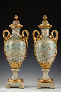 Paire de vases couverts par Millet