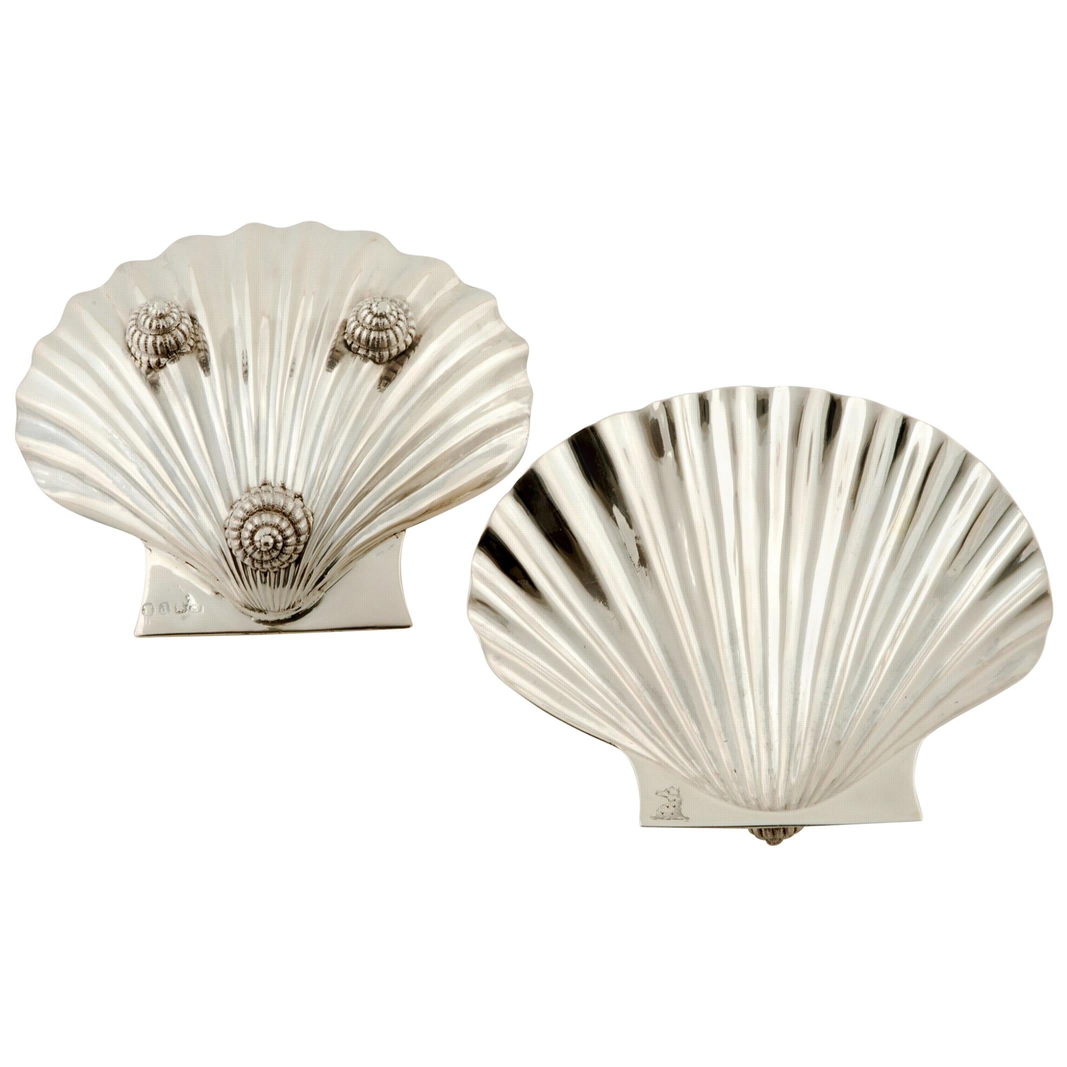 Rare Pair of Crested Scallop-Shaped Chinese Export Silver Butter Dishes For Sale