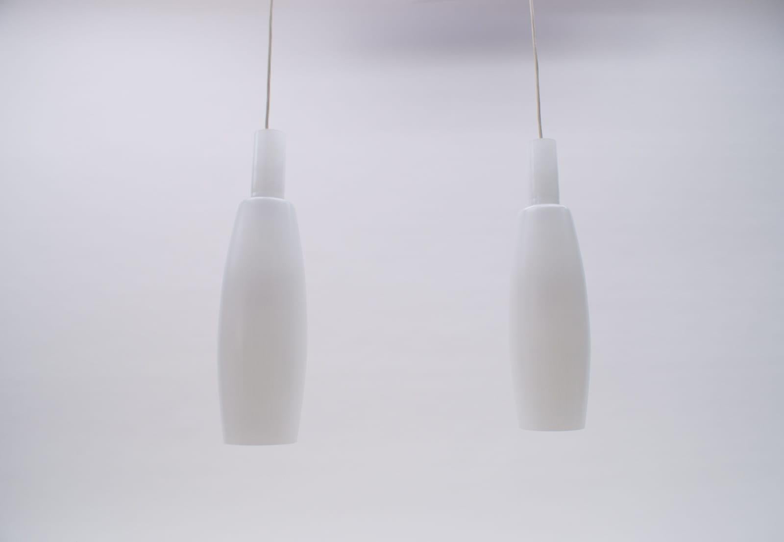 Milieu du XXe siècle Paire rare de lampes en verre cylindrique:: années 1950:: Allemagne en vente