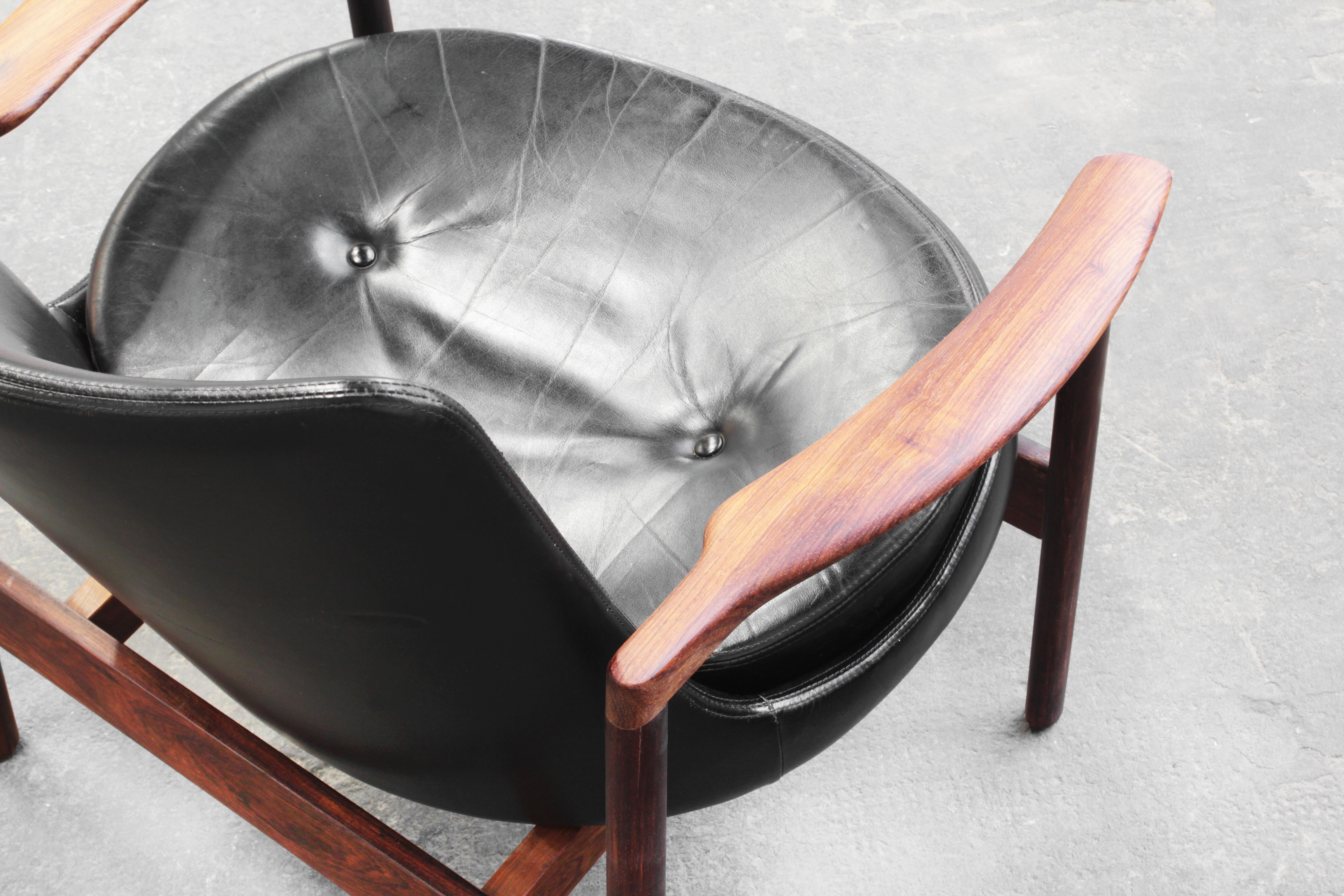 Rare Pair of Danish Lounge Chairs by Ib Kofod-Larsen 1