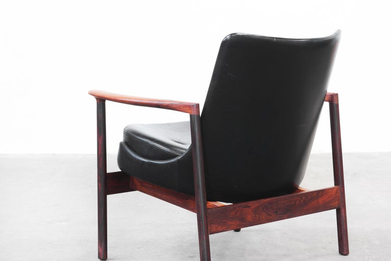 Rare Pair of Danish Lounge Chairs by Ib Kofod-Larsen For Sale 2