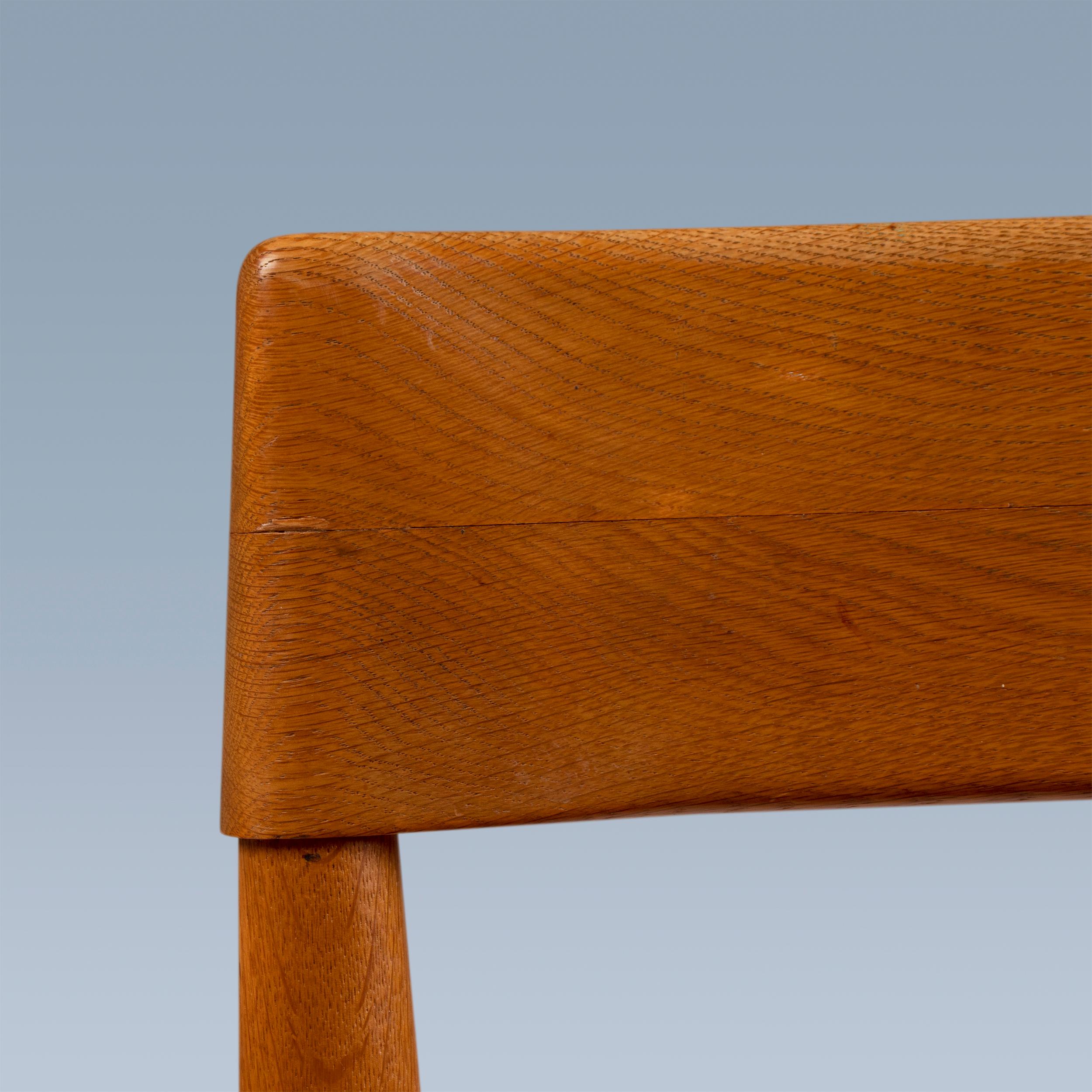 Rare paire de chaises d'appoint danoises modernes en chêne fumigé en vente 11