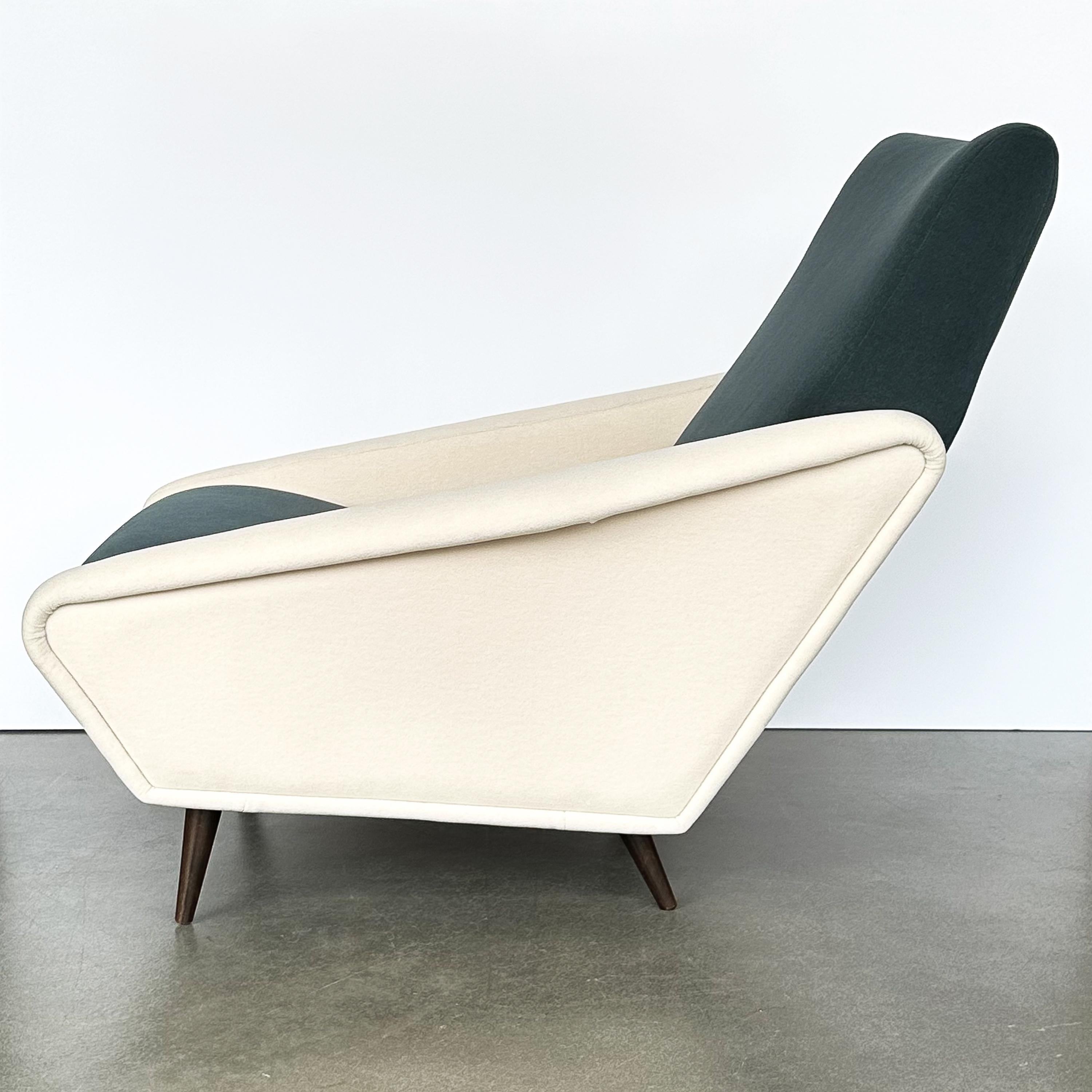 Rare Pair of Distex Lounge Chairs by Gio Ponti For Sale 3