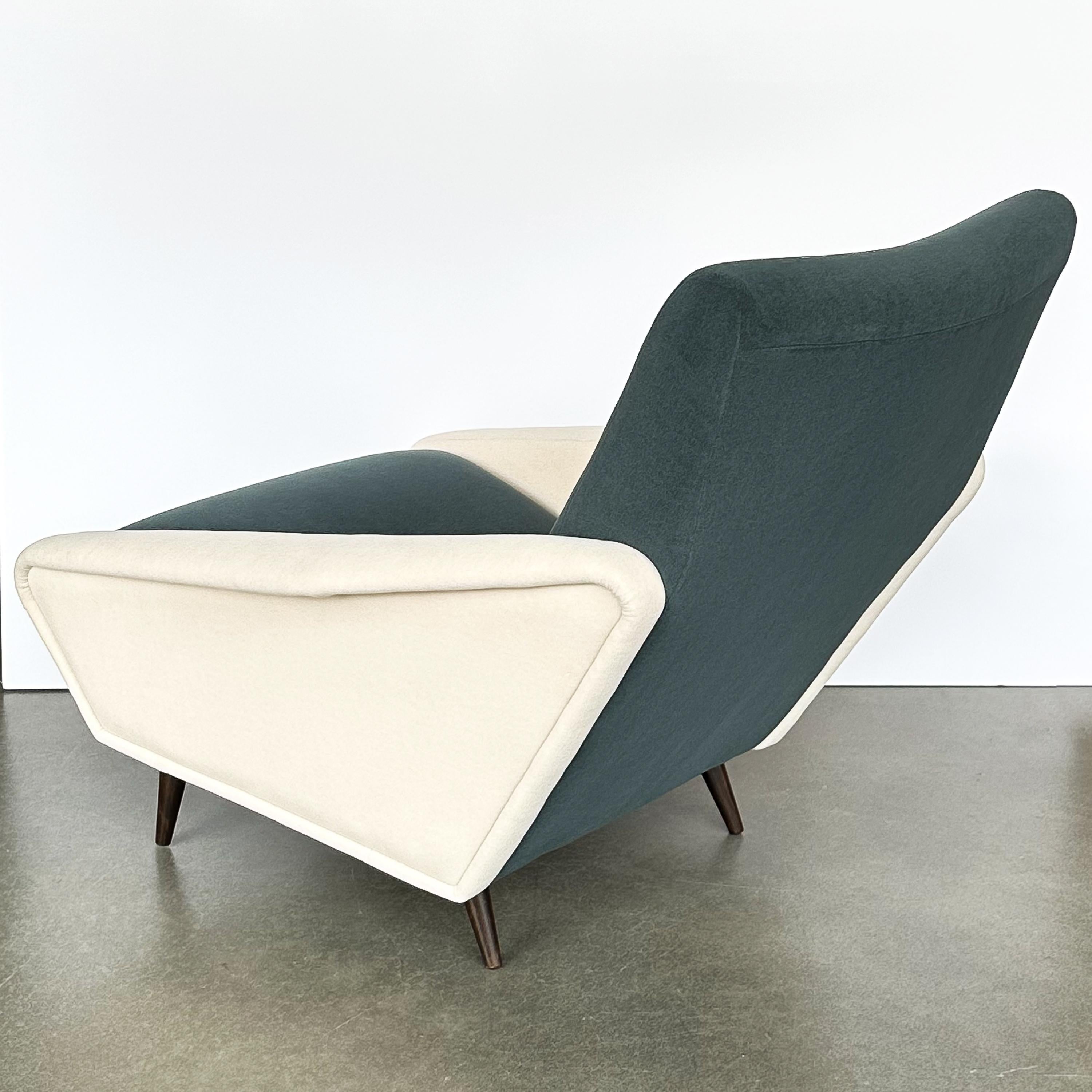 Rare Pair of Distex Lounge Chairs by Gio Ponti For Sale 5