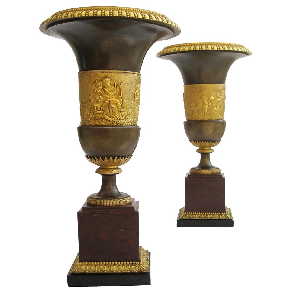 Rare Pair of Early 19th Century Empire Bronze Vases, French or German For Sale