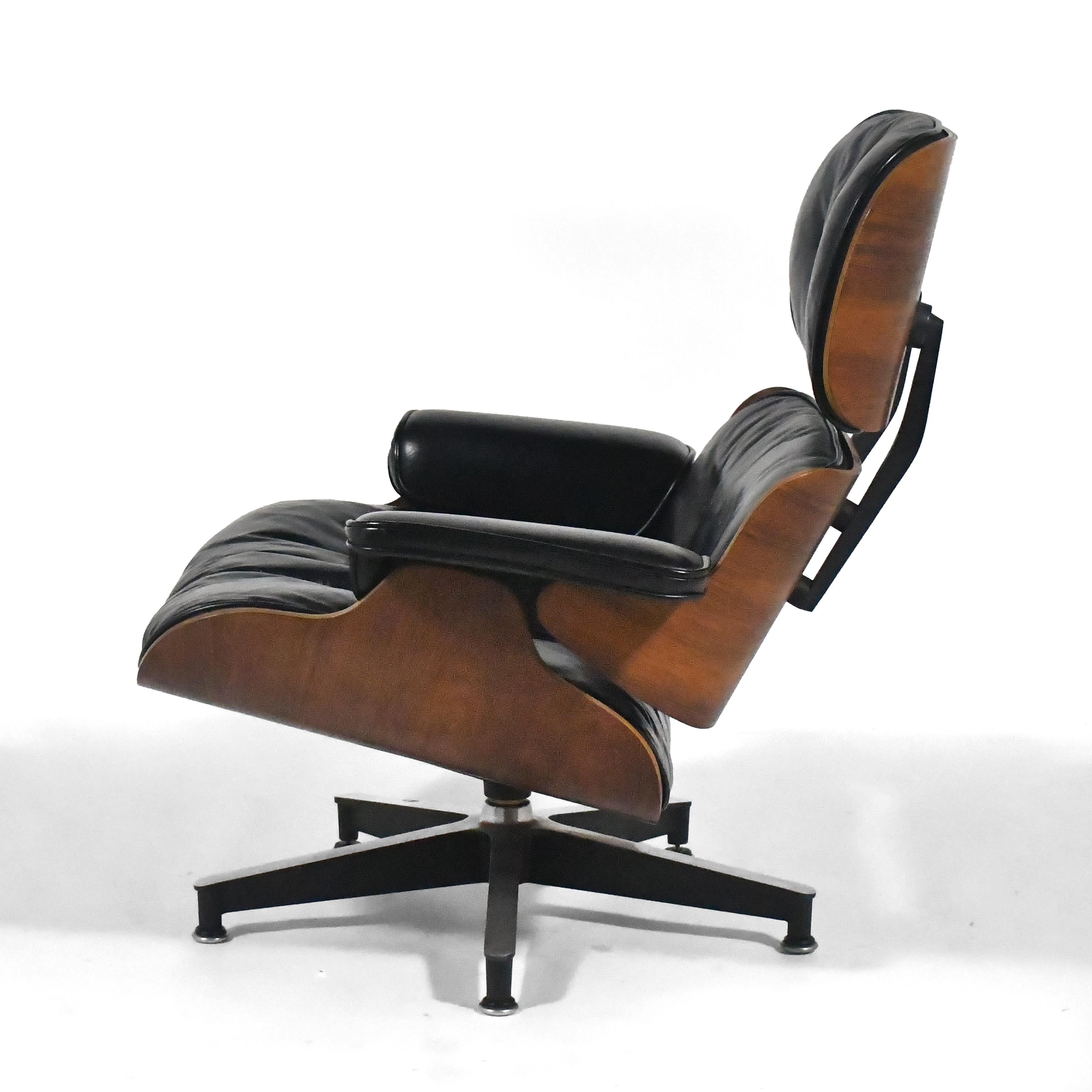 Rare Pair of  Early Rosewood Eames Lounge Chairs For Sale 4