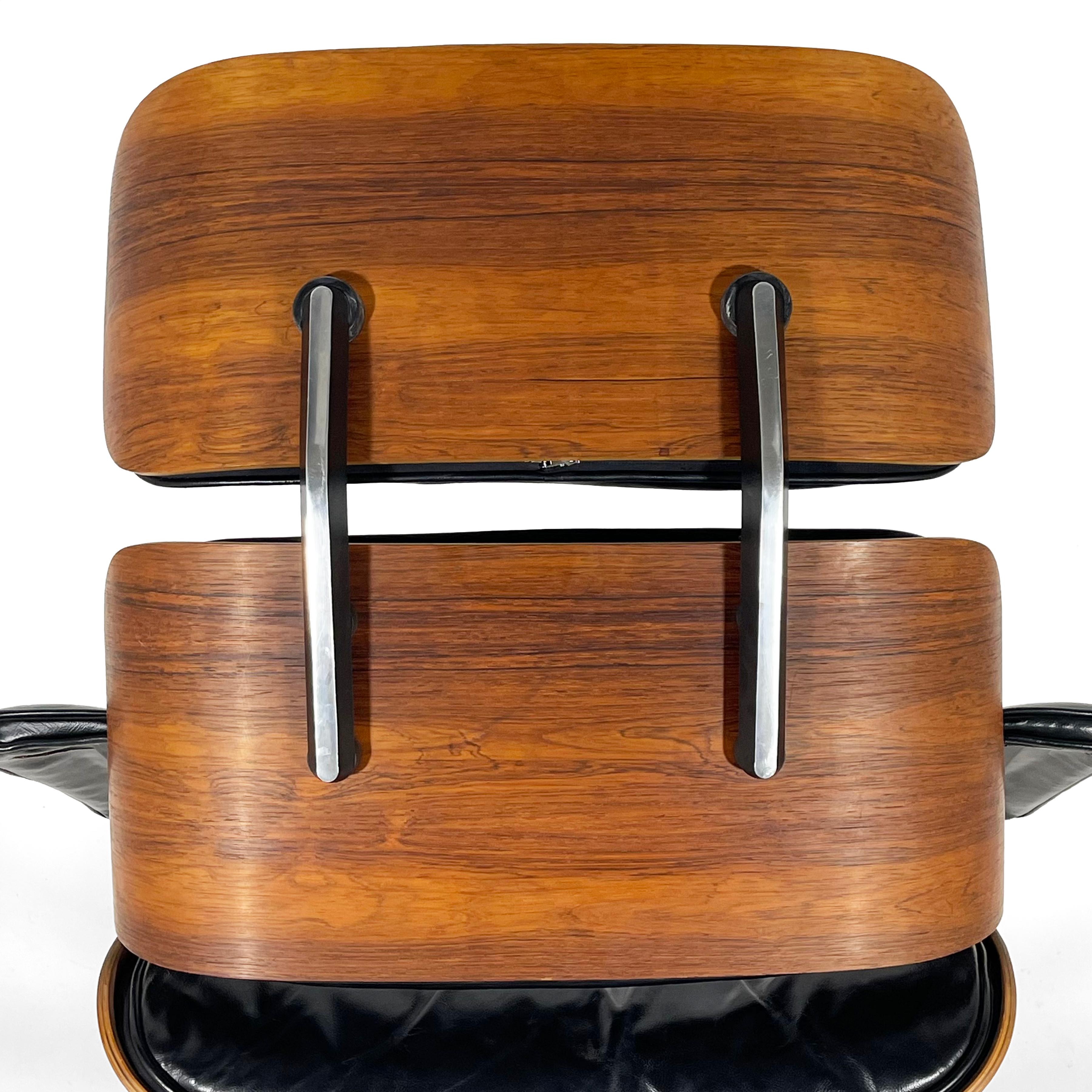 Rare Pair of  Early Rosewood Eames Lounge Chairs For Sale 5