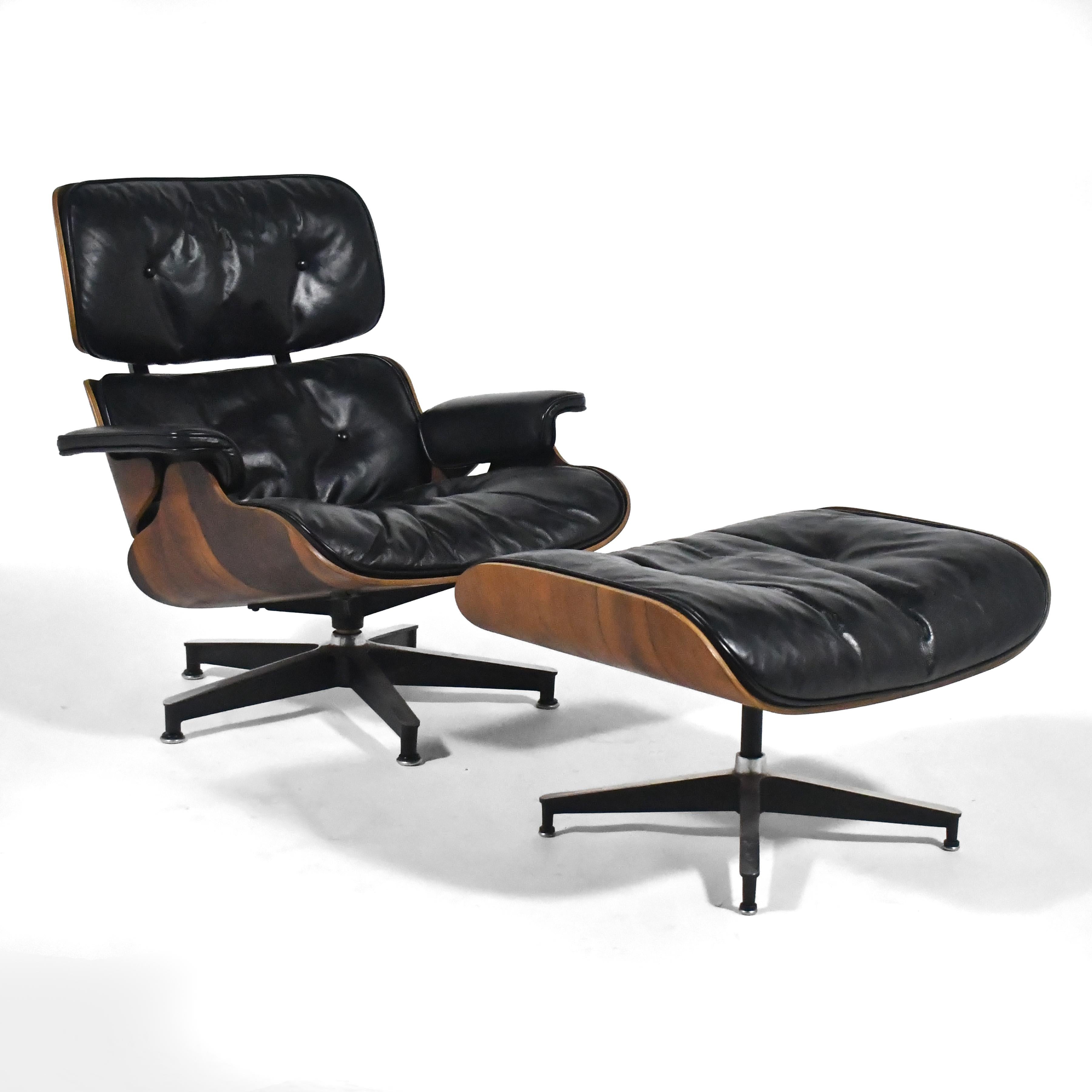 Mid-Century Modern Rare Pair of  Early Rosewood Eames Lounge Chairs For Sale