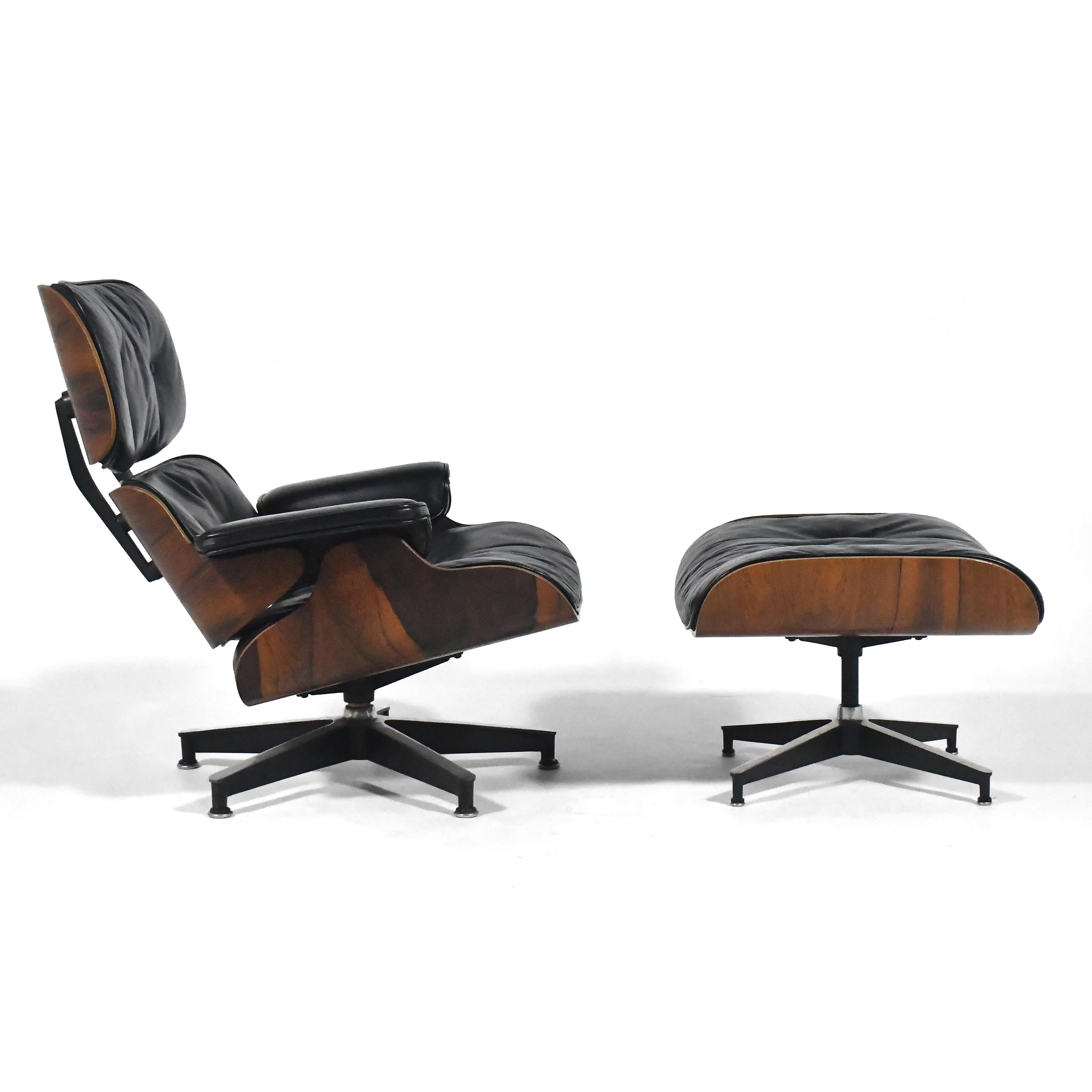 American Rare Pair of  Early Rosewood Eames Lounge Chairs For Sale