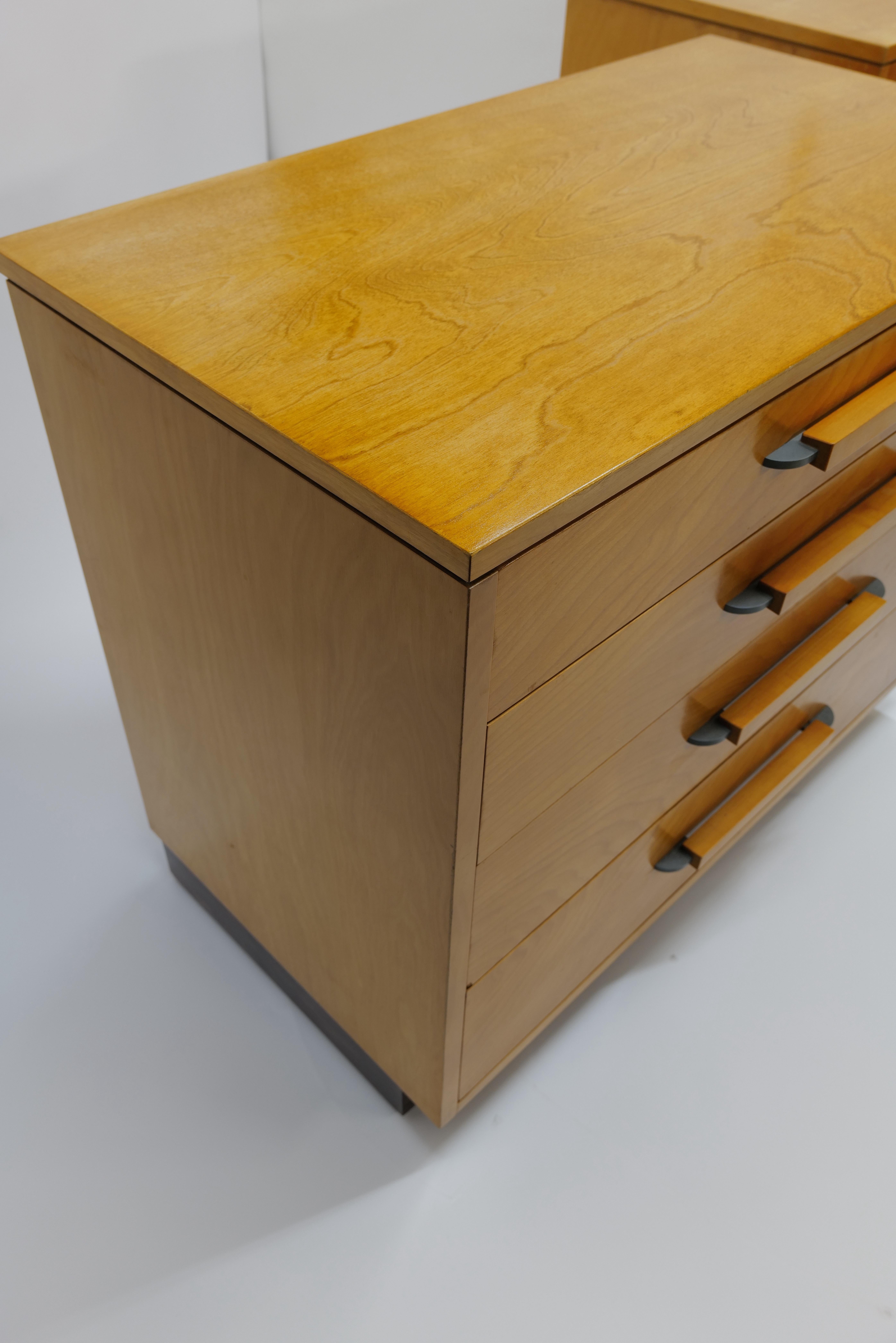 Rara coppia di cassapanche Eliel & Pipsan Saarinen per Johnson Furniture, anni '40 in vendita 5