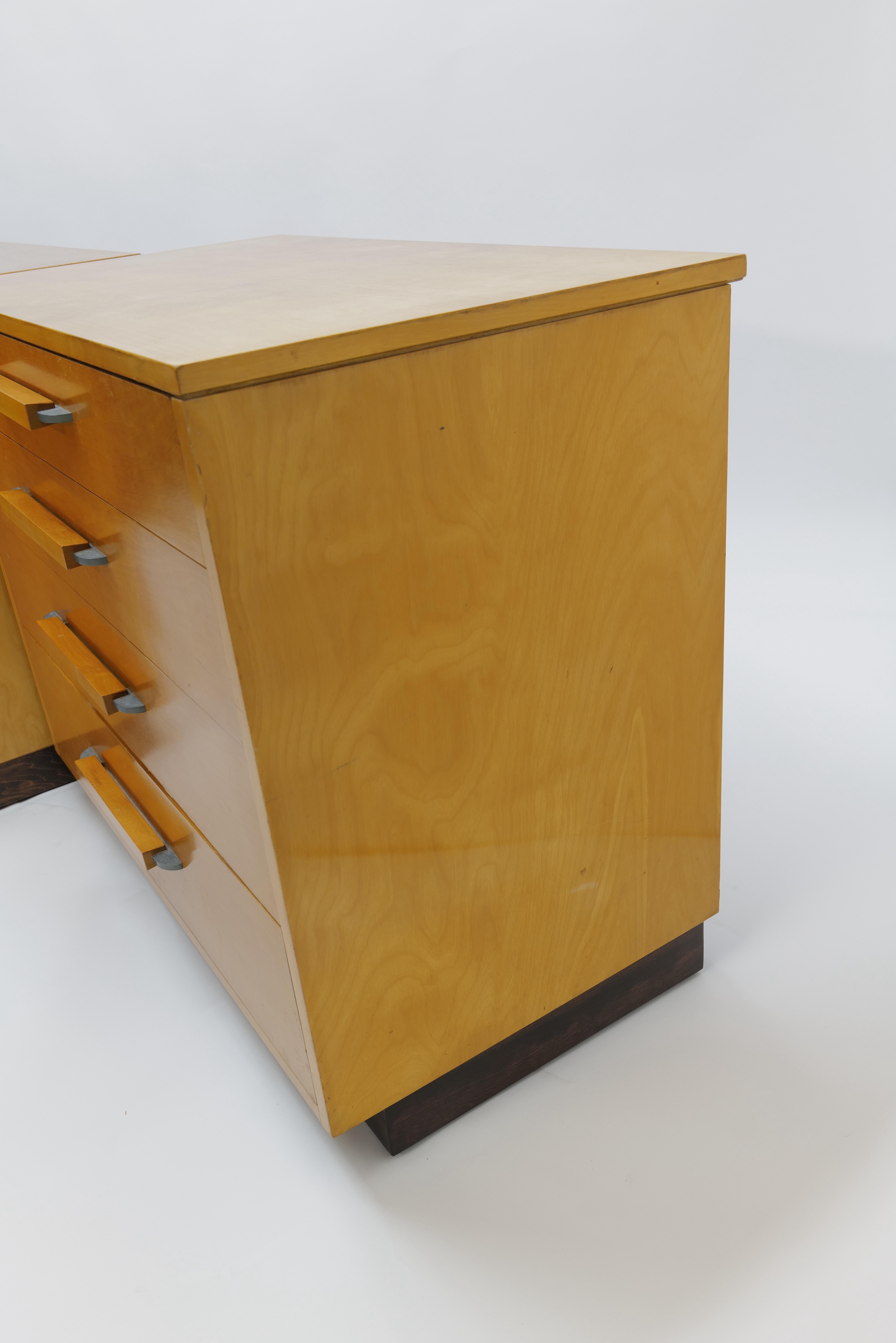 Metà XX secolo Rara coppia di cassapanche Eliel & Pipsan Saarinen per Johnson Furniture, anni '40 in vendita