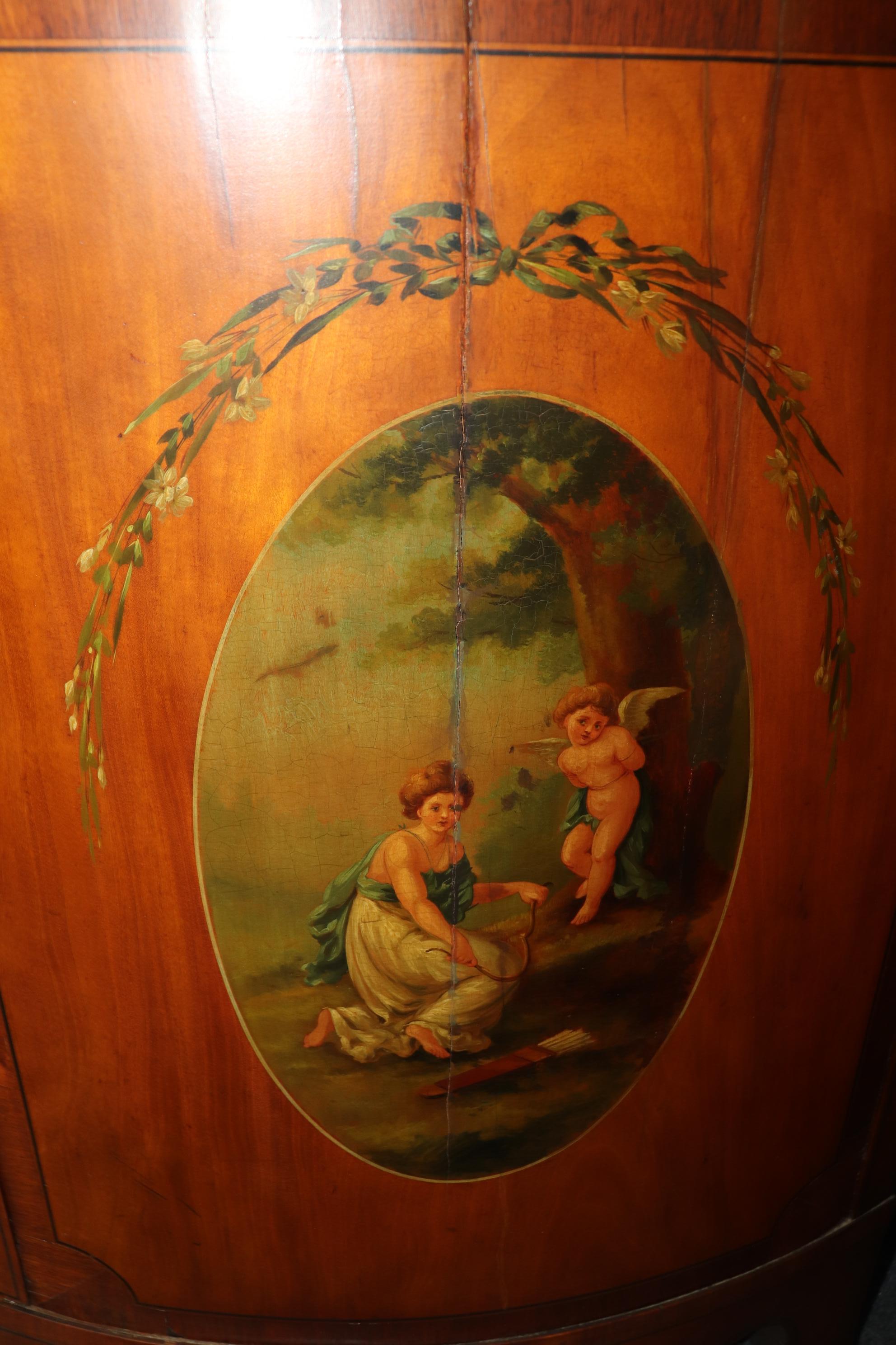 Rara coppia di commodes Demilune inglesi in legno satinato con decorazioni a vernice in stile Adams in vendita 1