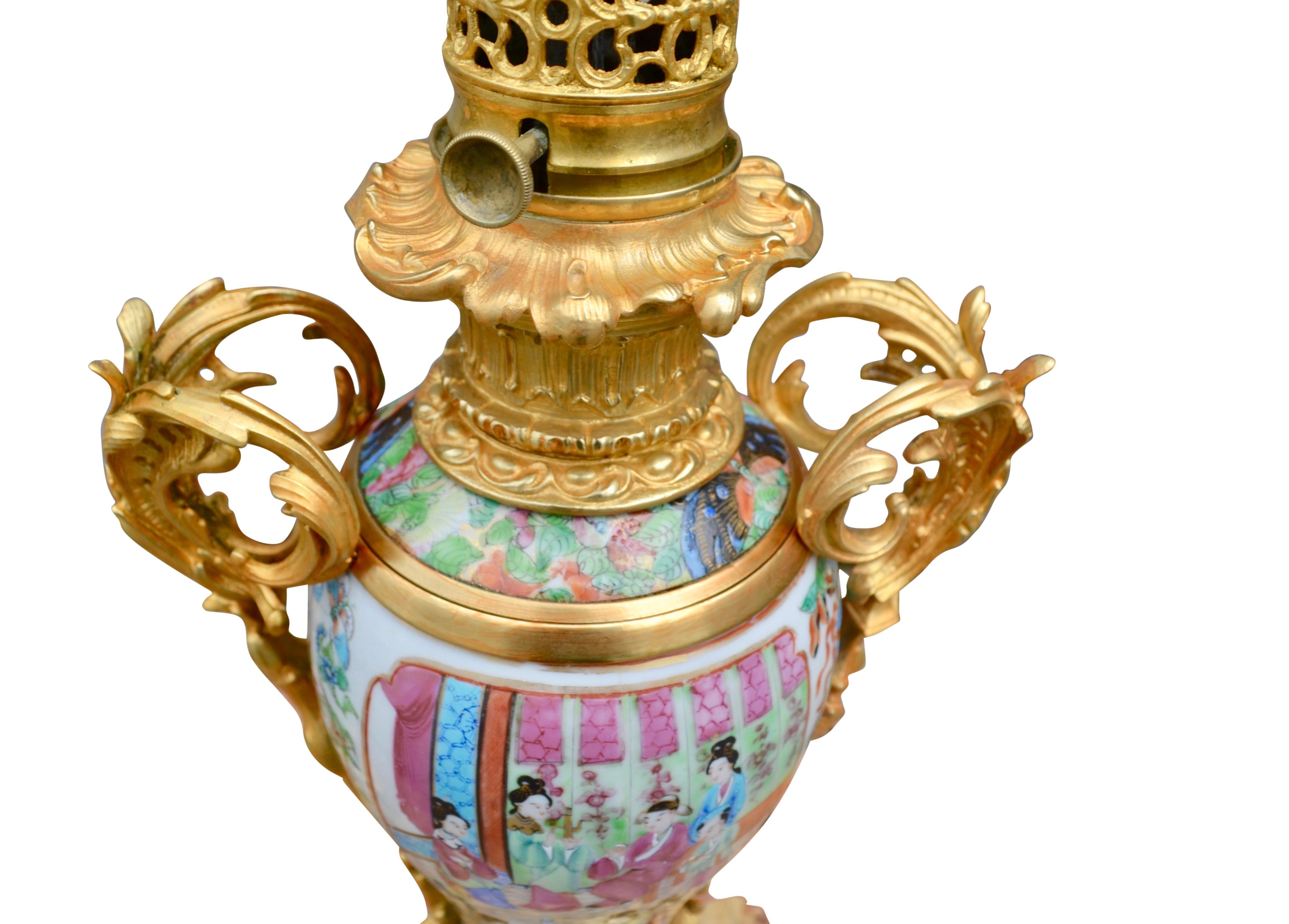Rare Pair of Famille Rose Porcelain and Ormolu Napoleon III Oil Lamps For Sale 7