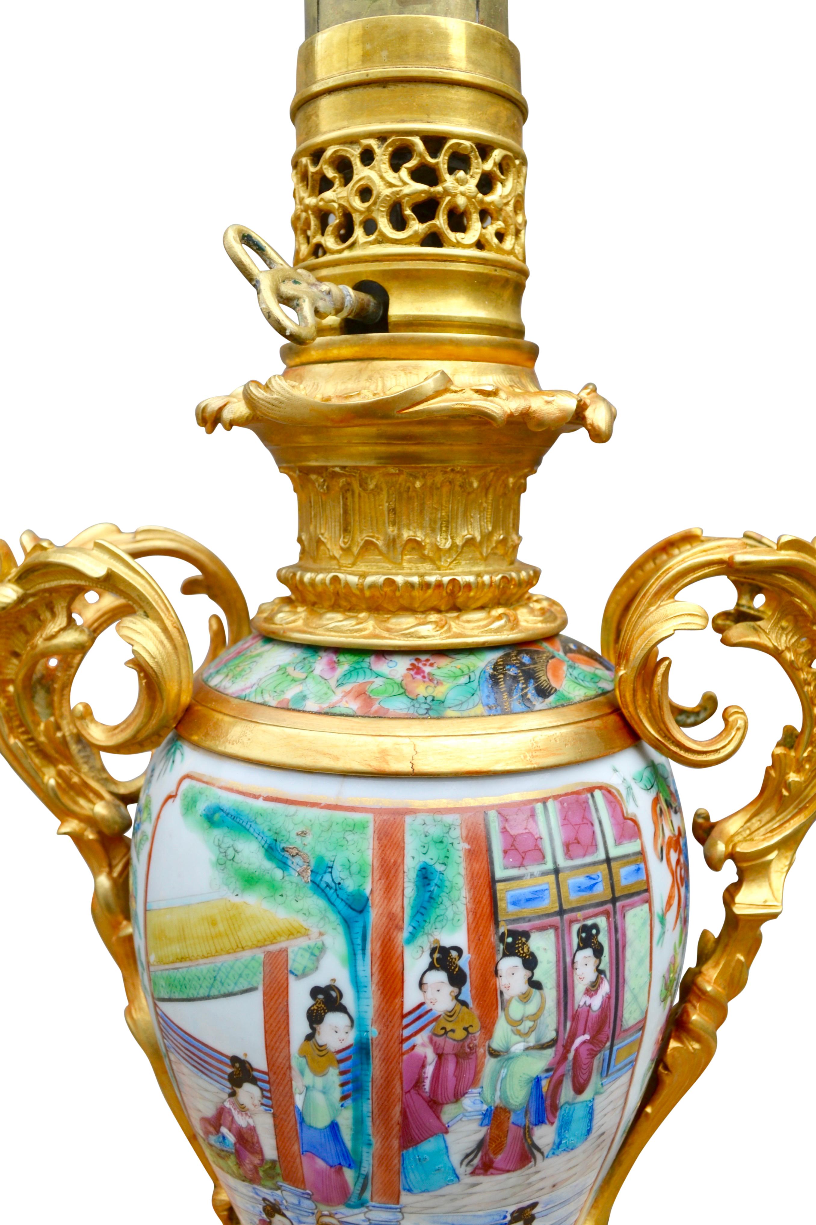 Seltenes Paar Famille Rose-Porzellan- und Goldbronze-Ölgemälde Napoleon III. im Angebot 3