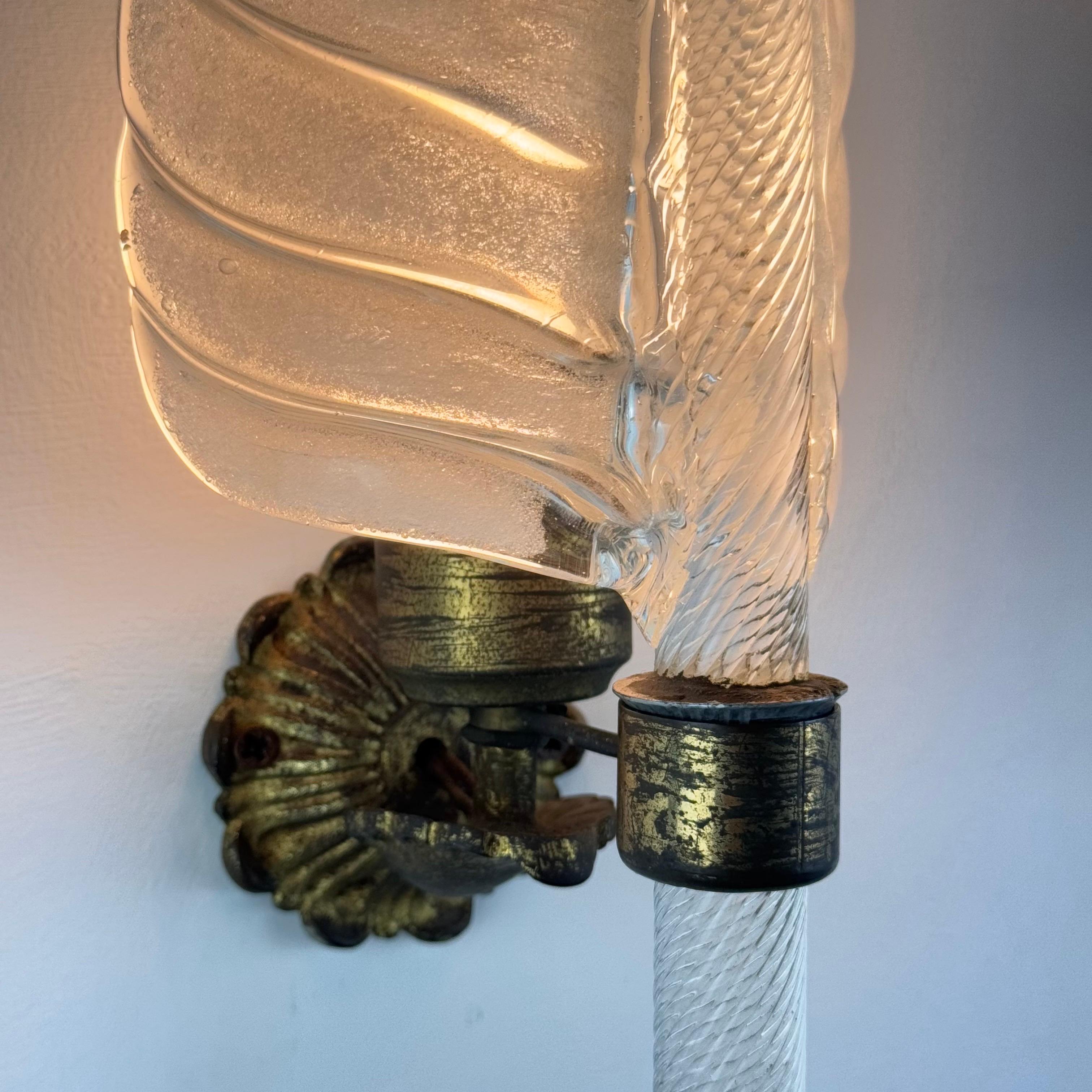 Brass Rare Pair of “Feather” Murano Glass Wall Sconces by Tomaso Buzzi for Venini For Sale